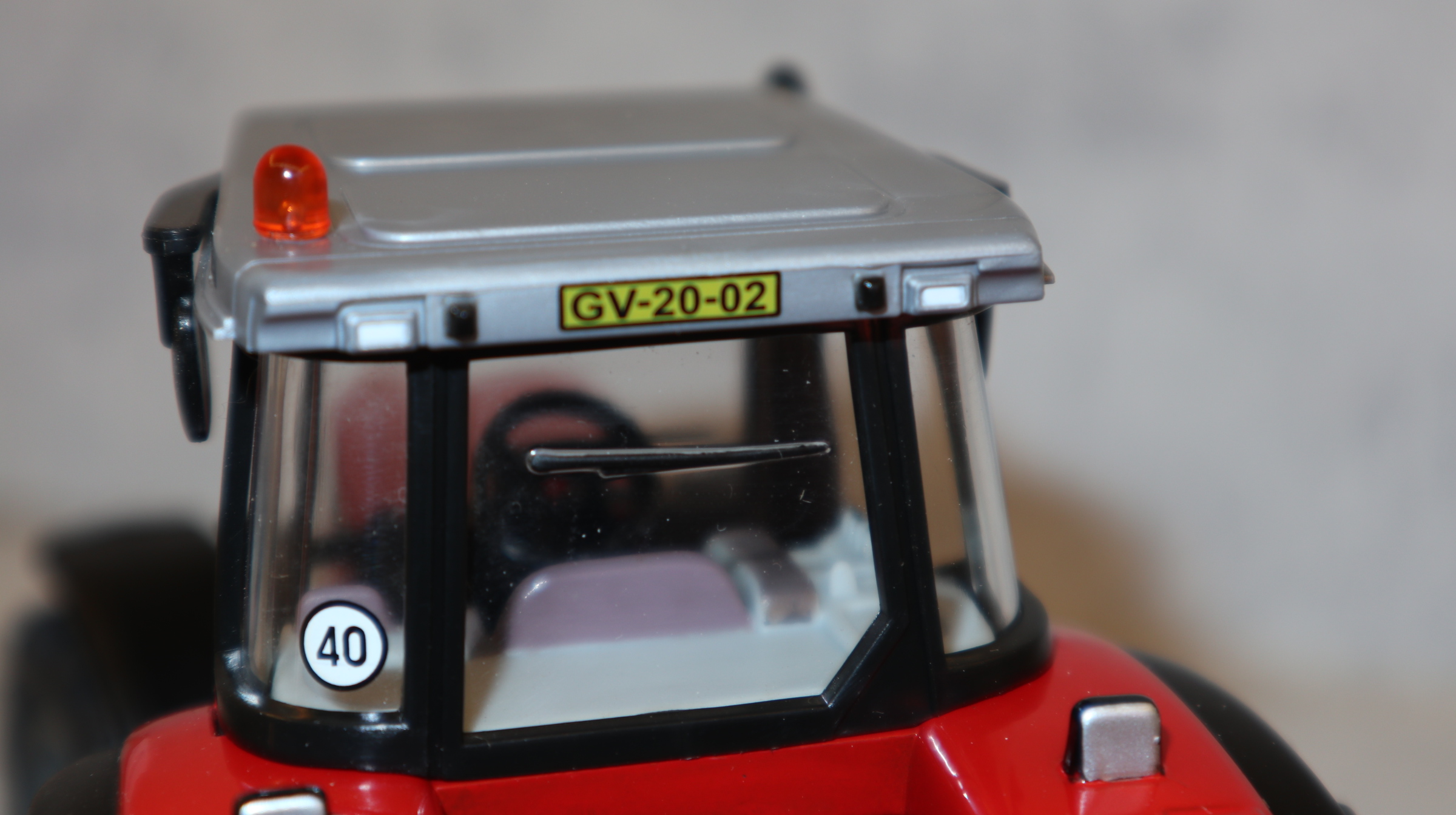 Siku 3251 in 1:32, Massey Ferguson 8270  LCN 2002, NEU in OVP