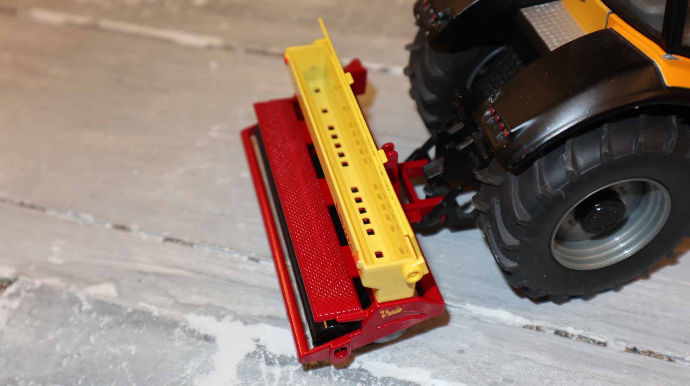 Siku 2277 in 1:32,  VREDO Sähmaschine,  NEU in OVP