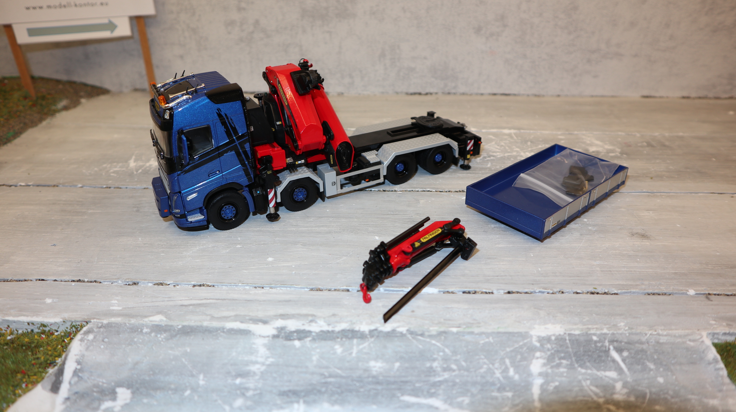 WSI 02-2948 Volvo FH5 8x4, Palfinger PK 135002