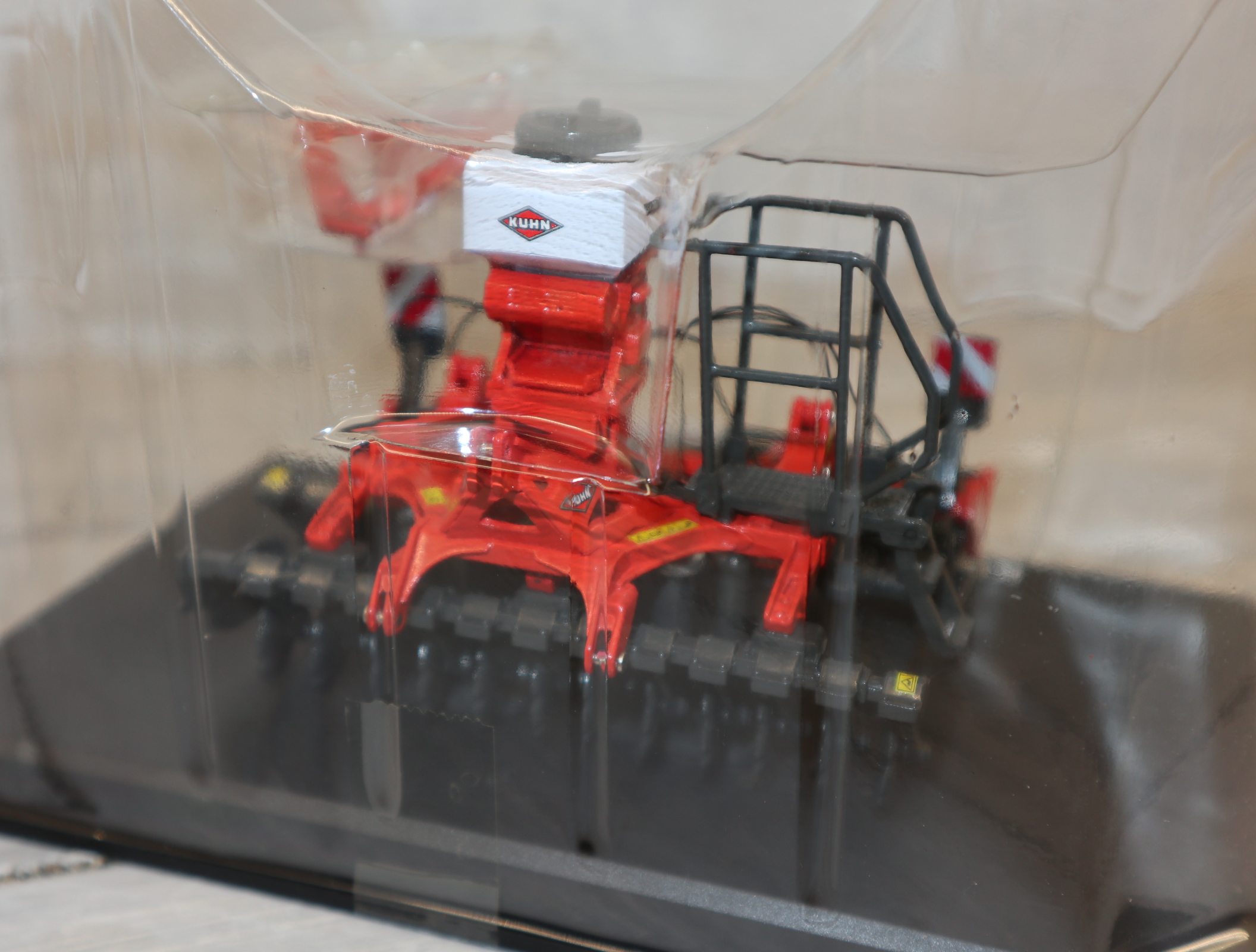 Replicagri 251 in 1:32 Kuhn Optimer 303, NEU in OVP