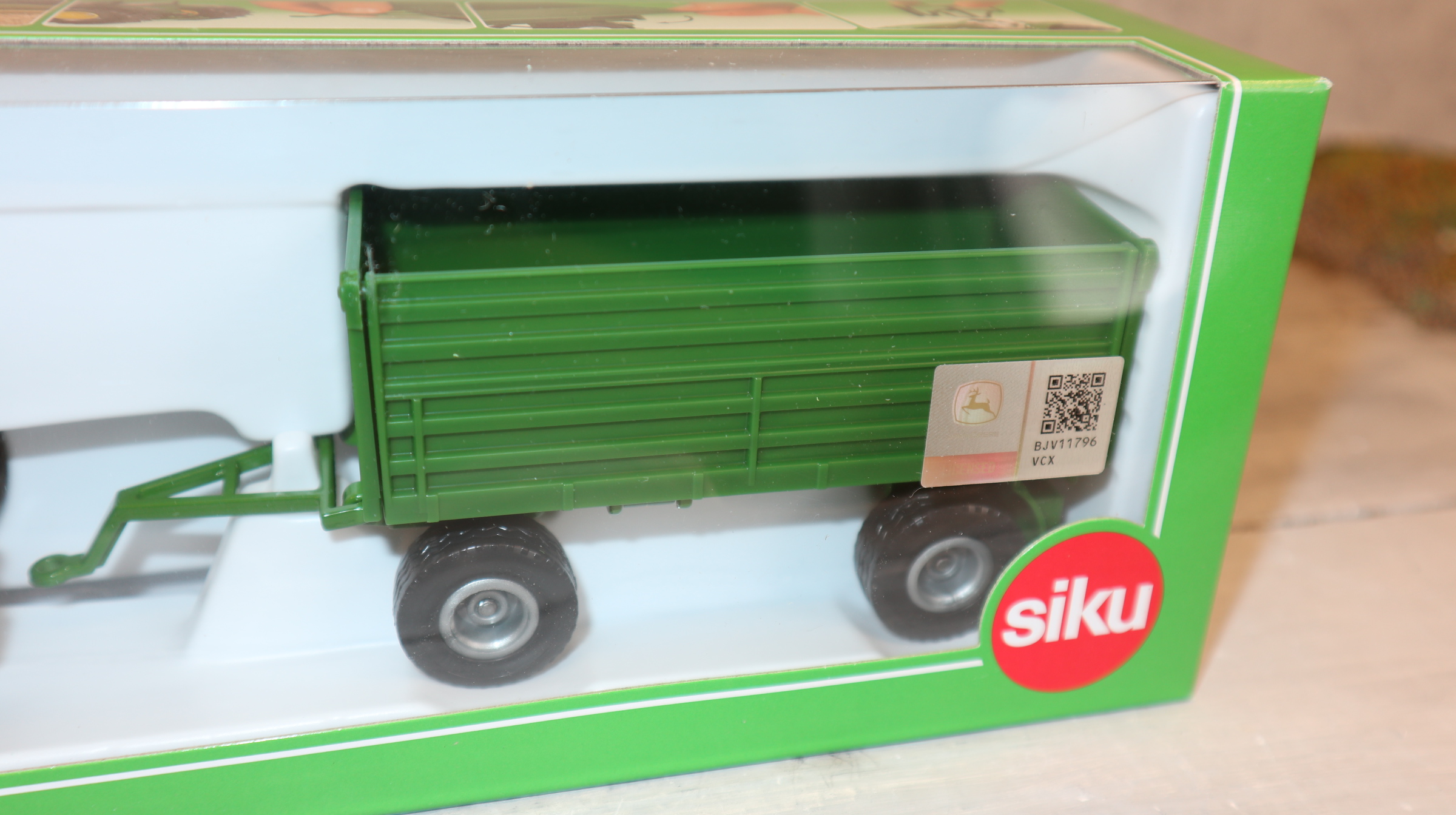 Siku 1953 in 1:50,  John Deere 8430 mit Anhänger, Neu in OVP