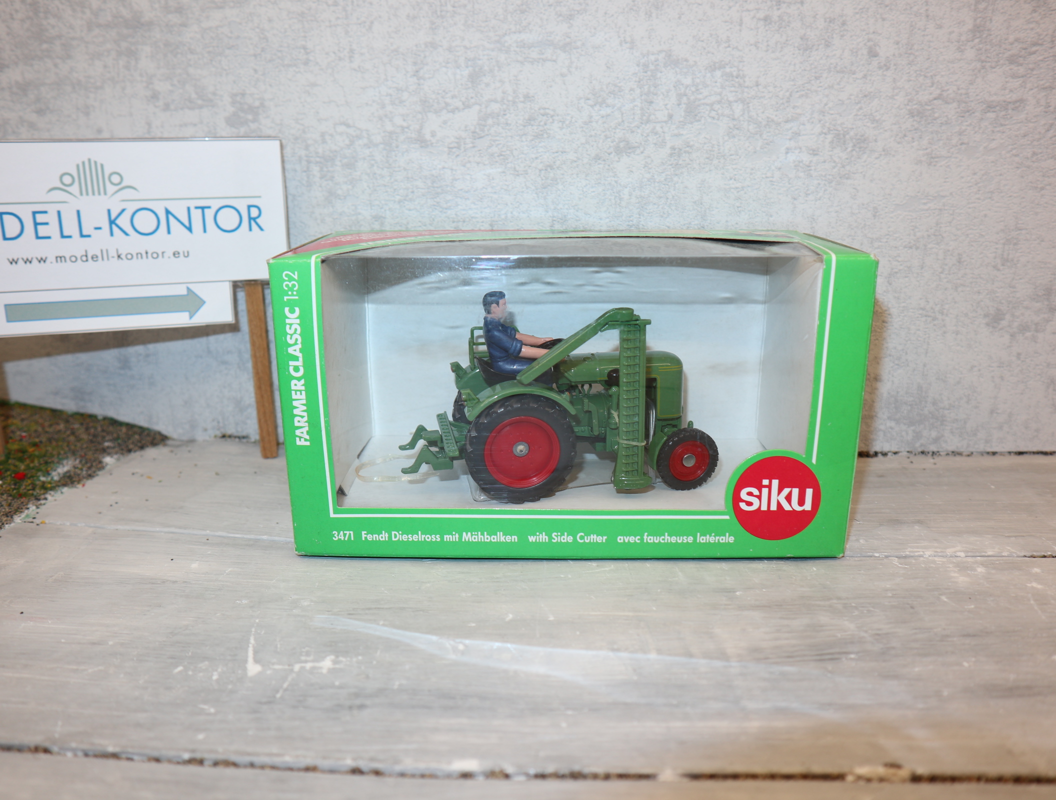 Siku 3471 in 1:32 Fendt Dieselross mit Mähbalken,  NEU in OVP
