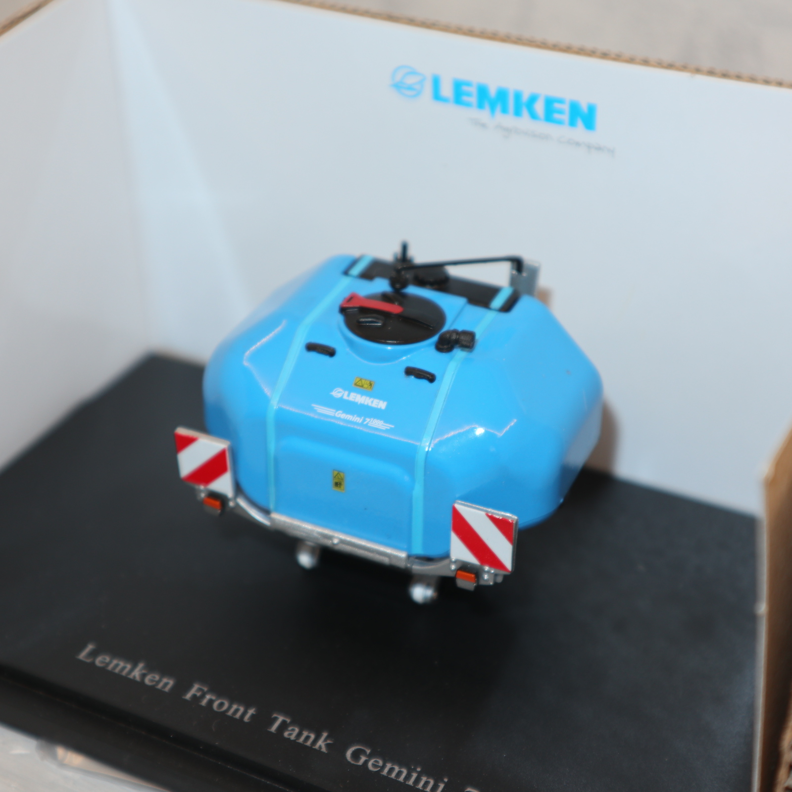 UH 5258 1:32  Lemken Fronttank GEMINI 7 mit Schlauch, neu in OVP