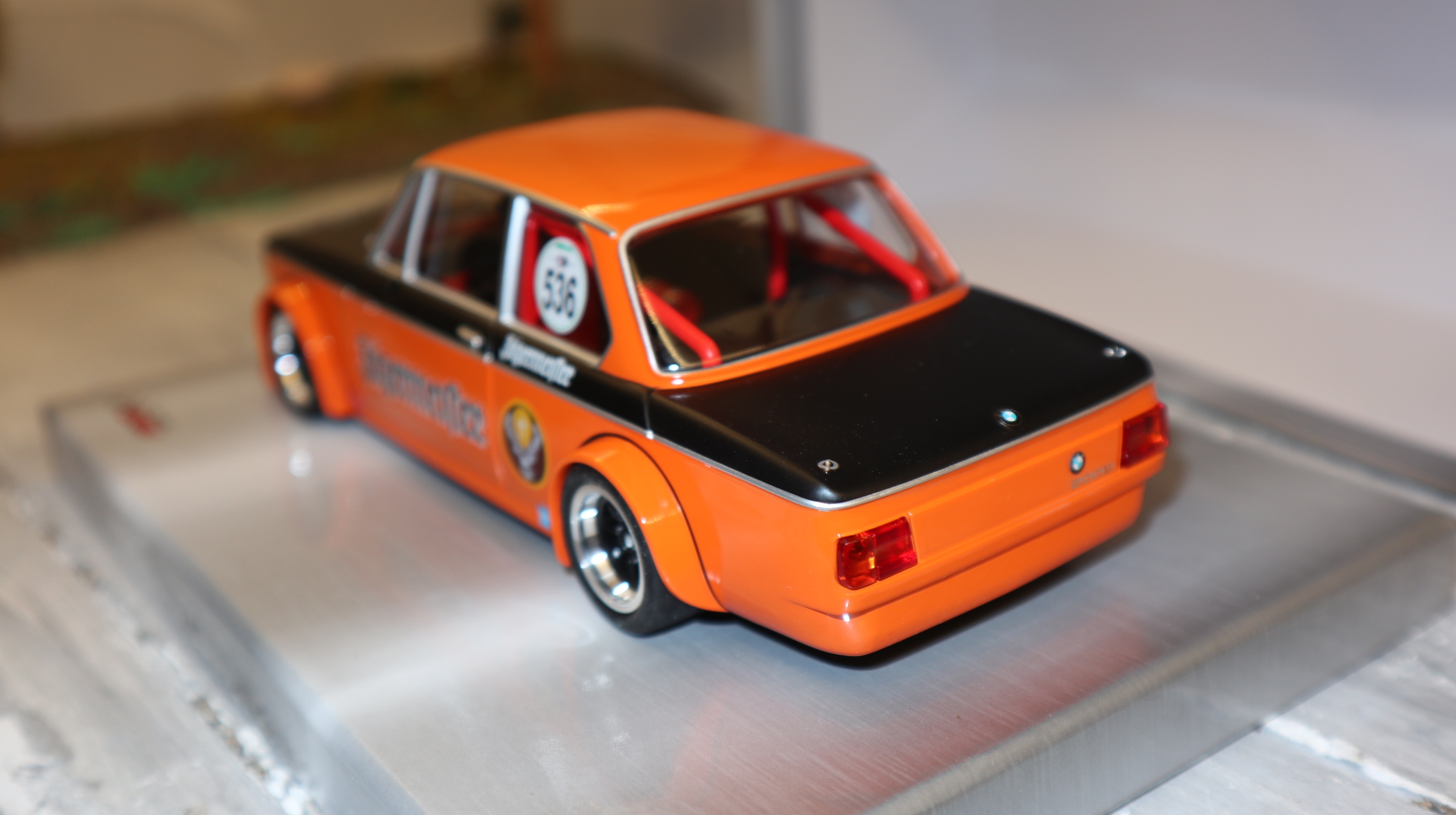 BRM 114 in 1:24, BMW 2002 ti orange  JÄGERMEISTER, NEU in OVP