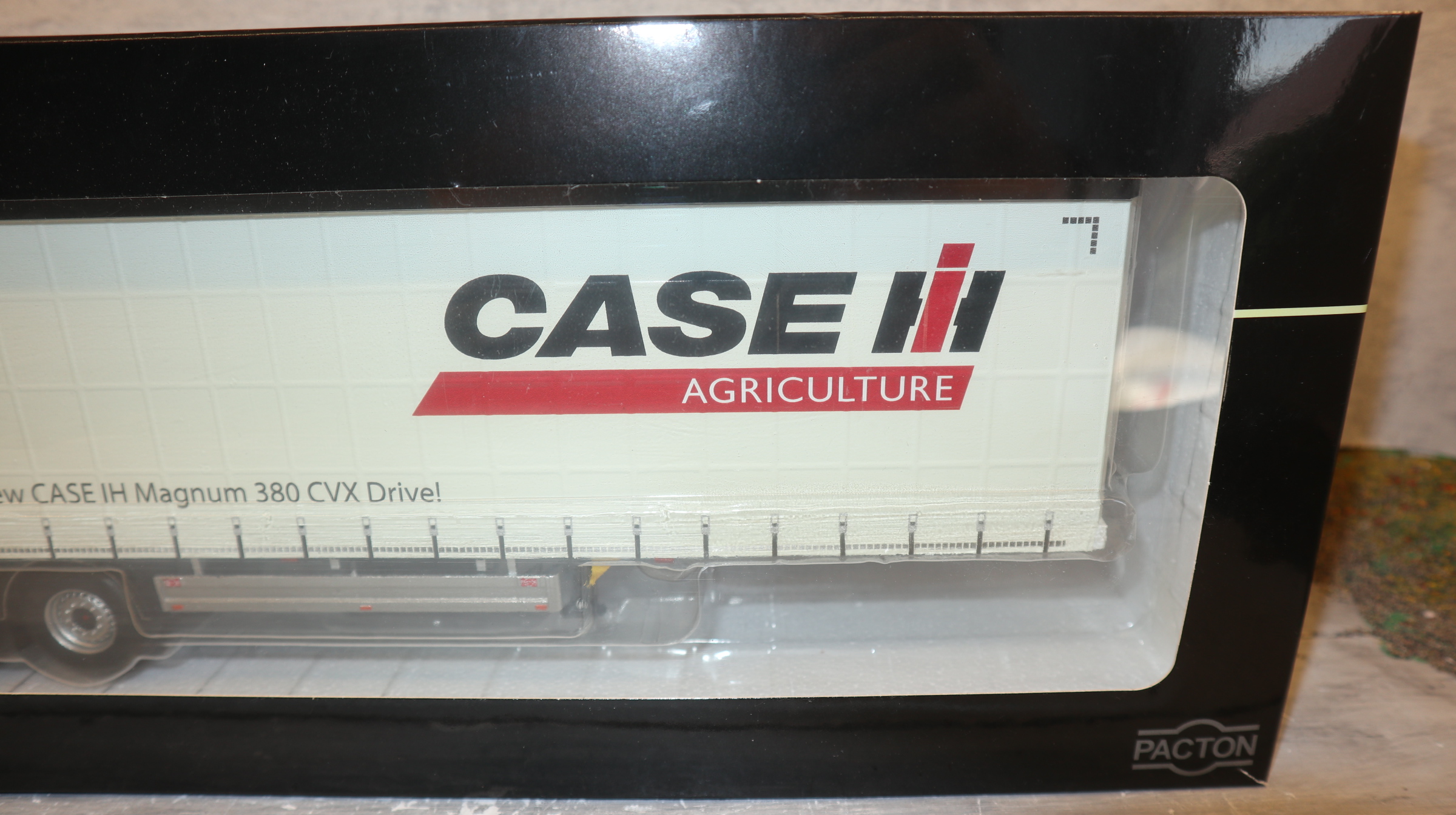 MarGe 1902-01-02 in 1:32, Pacton Curtainsider  Edition CASE IH, NEU in OVP