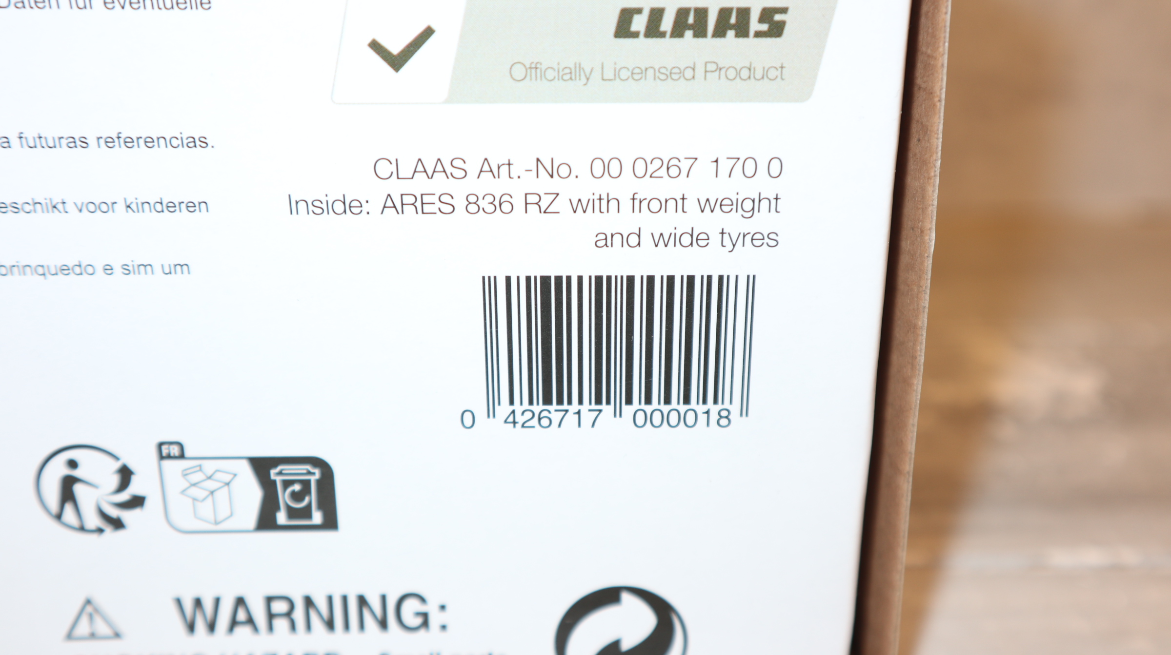Universal Hobbies UH in 1:32,  Claas Ares 836 RZ + Frontgewicht und Breitreifen