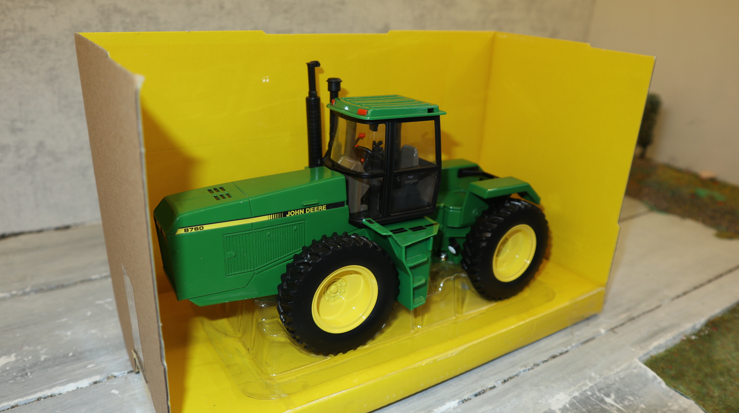 Ertl Britains 45920 in 1:32, John Deere 8760 Knicklenker,  USA-Modell, NEU in OVP