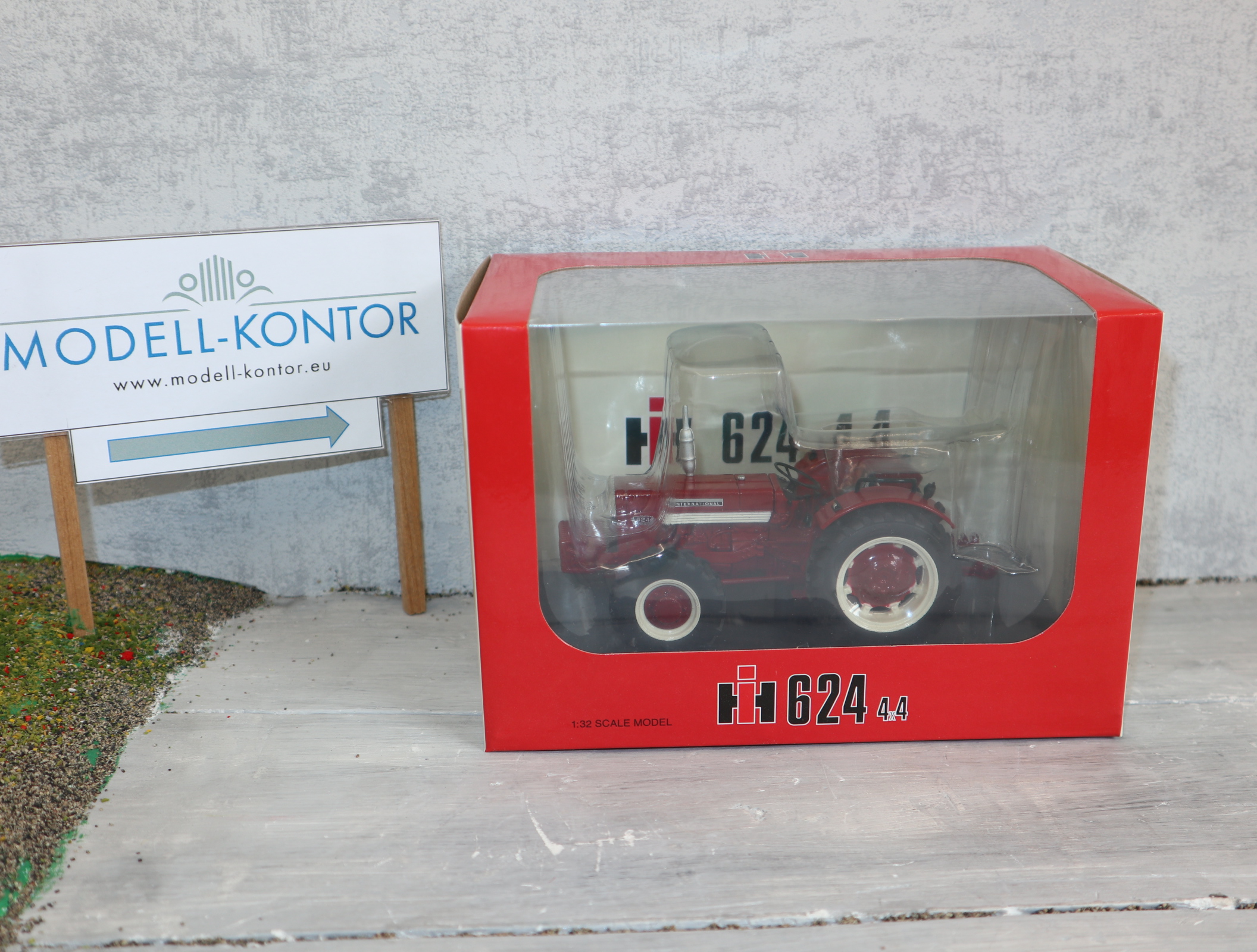 Replicagri 134 1:32 International IH 624 4x4 neu in OVP