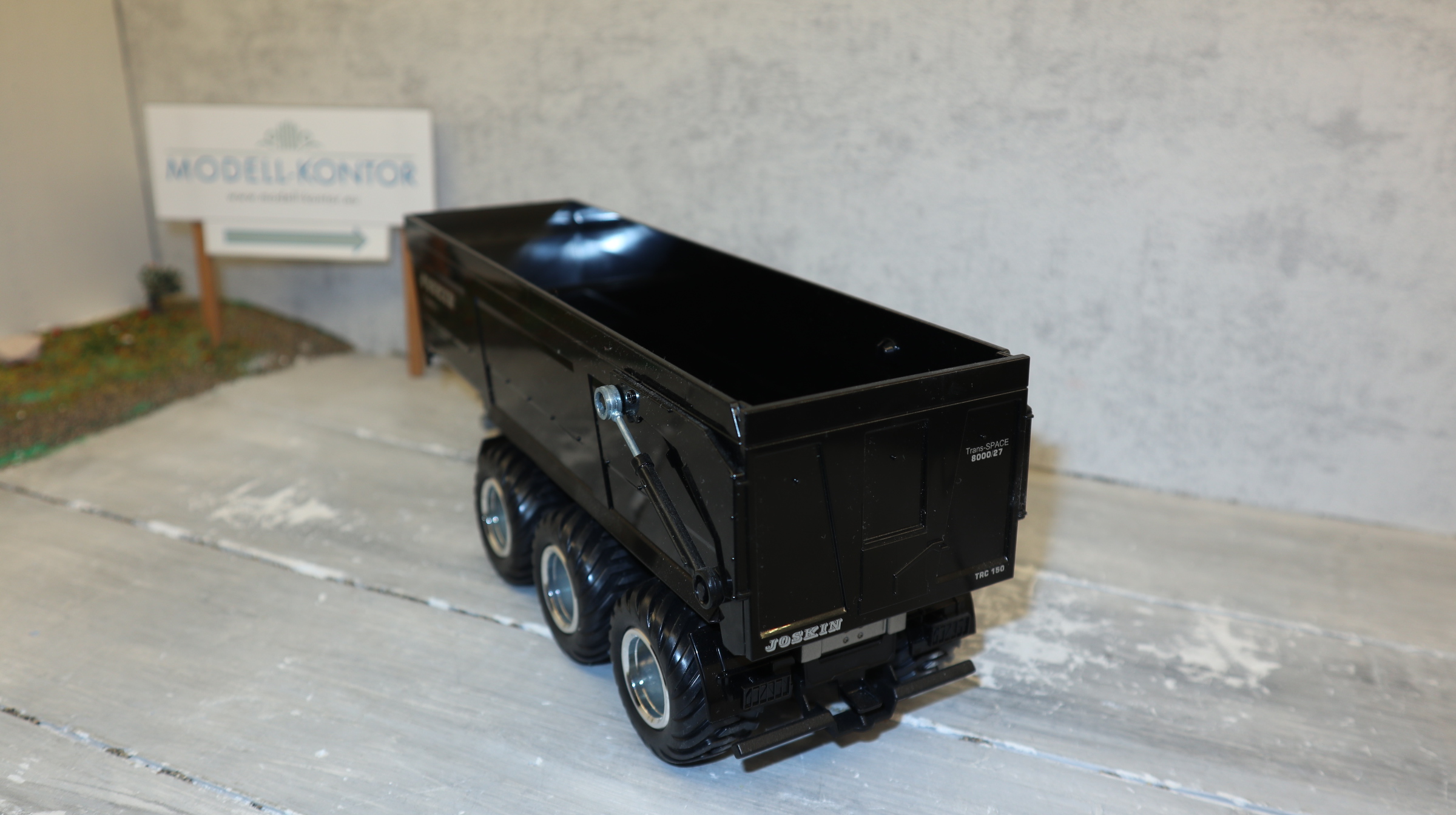 Siku 2892 in 1:32,  Joskin Muldenkipper Blackline, NEU in OVP