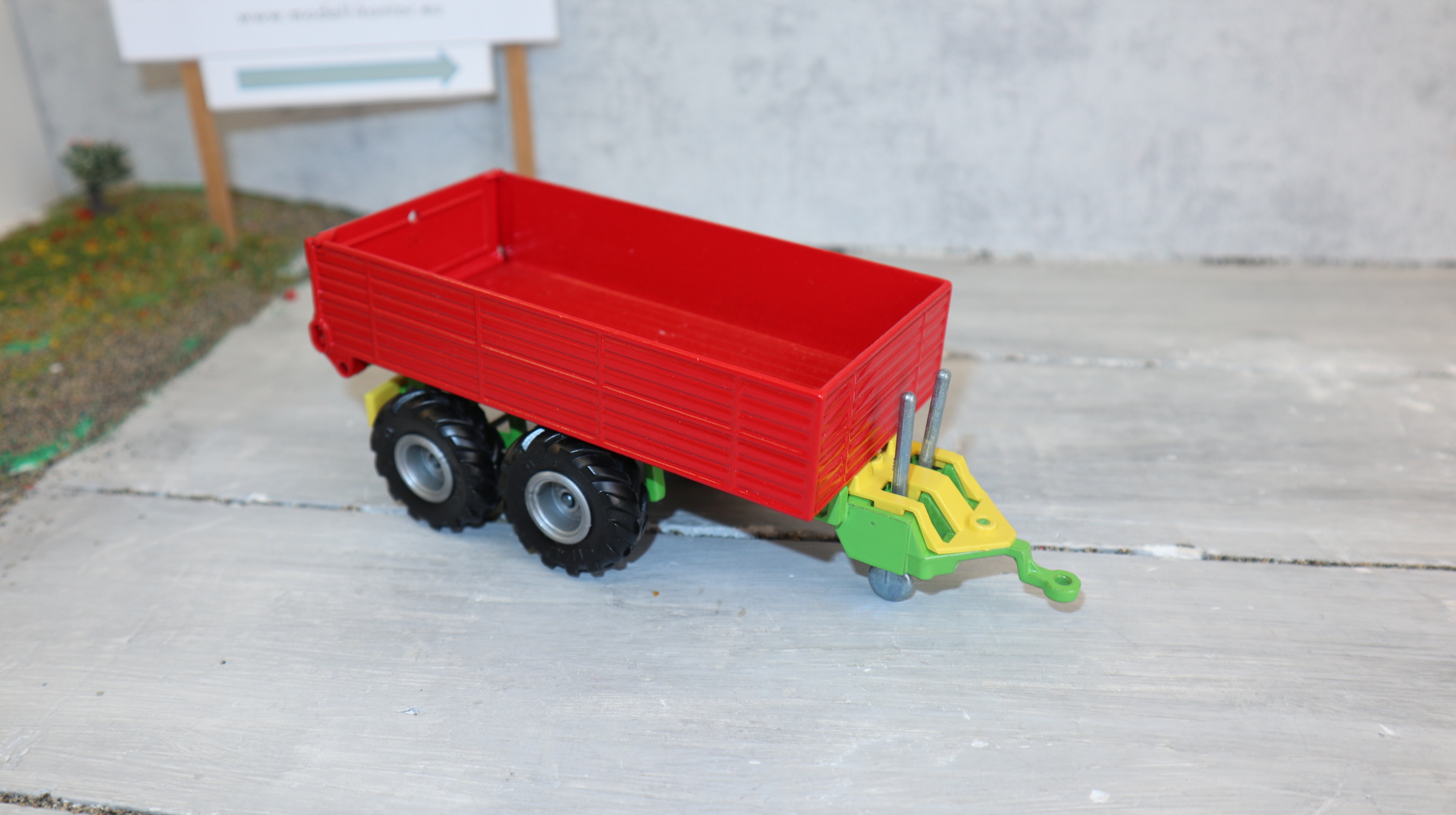 Siku 2251 in 1:32,  Tandem-Anhänger, Version 1 mit LKW-Reifen und grauen Felgen, TOP ohne OVP