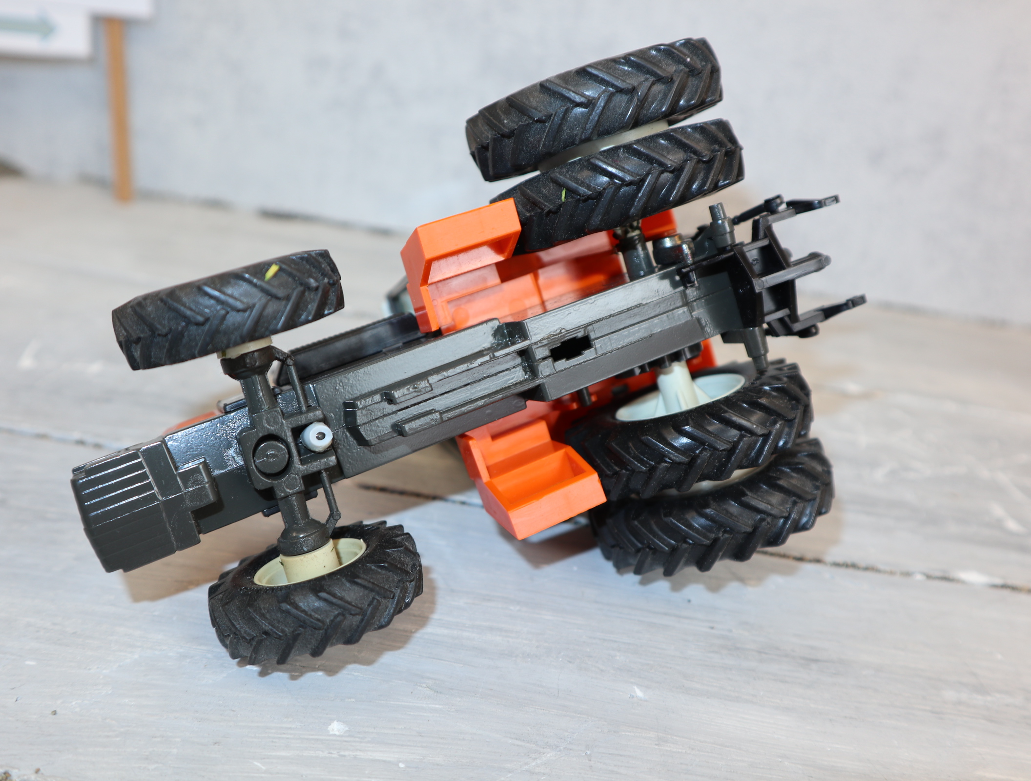 Britains 9522 in 1:32 Renault 145-14 in orange, TOP ohne OVP