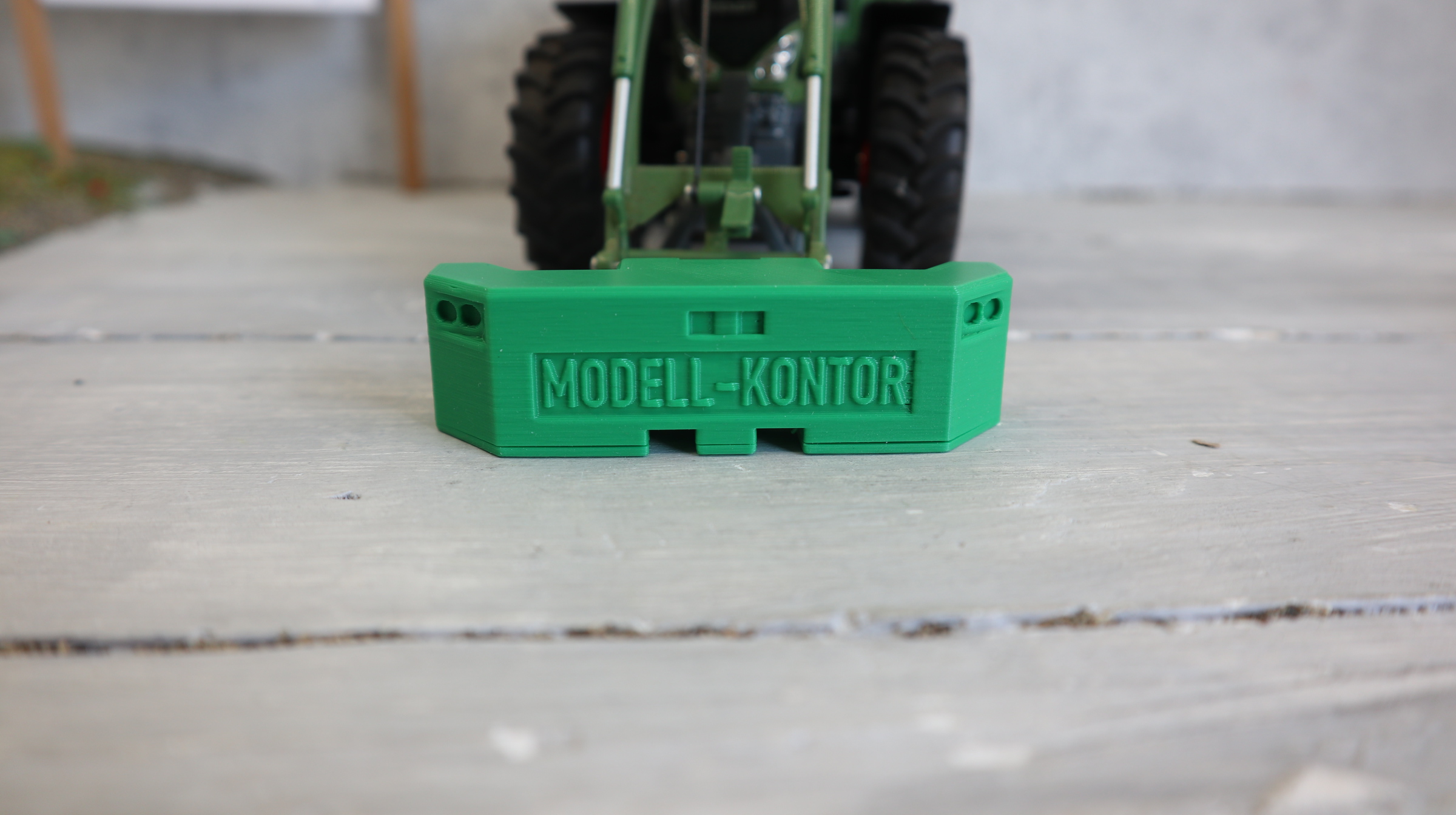 MODELL-KONTOR, Frontgewicht 75g in 1:32, passend für Dreieckaufnahme SIKU, verschiedene Farben,