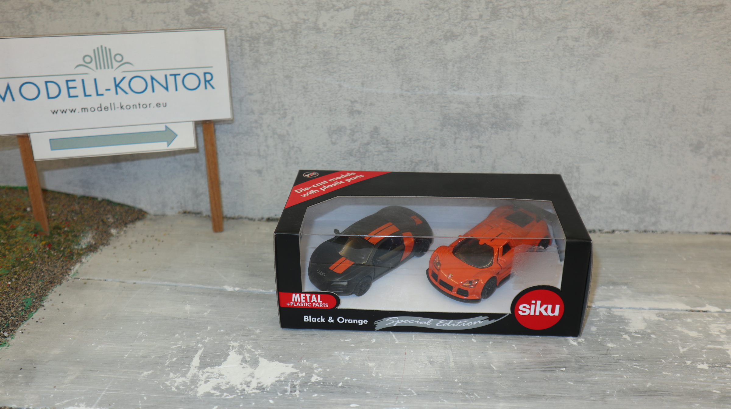 Siku 6310 in 1:55, Spezial Edition Black & Orange Audi R8 und Gumpert Apollo, NEU in OVP