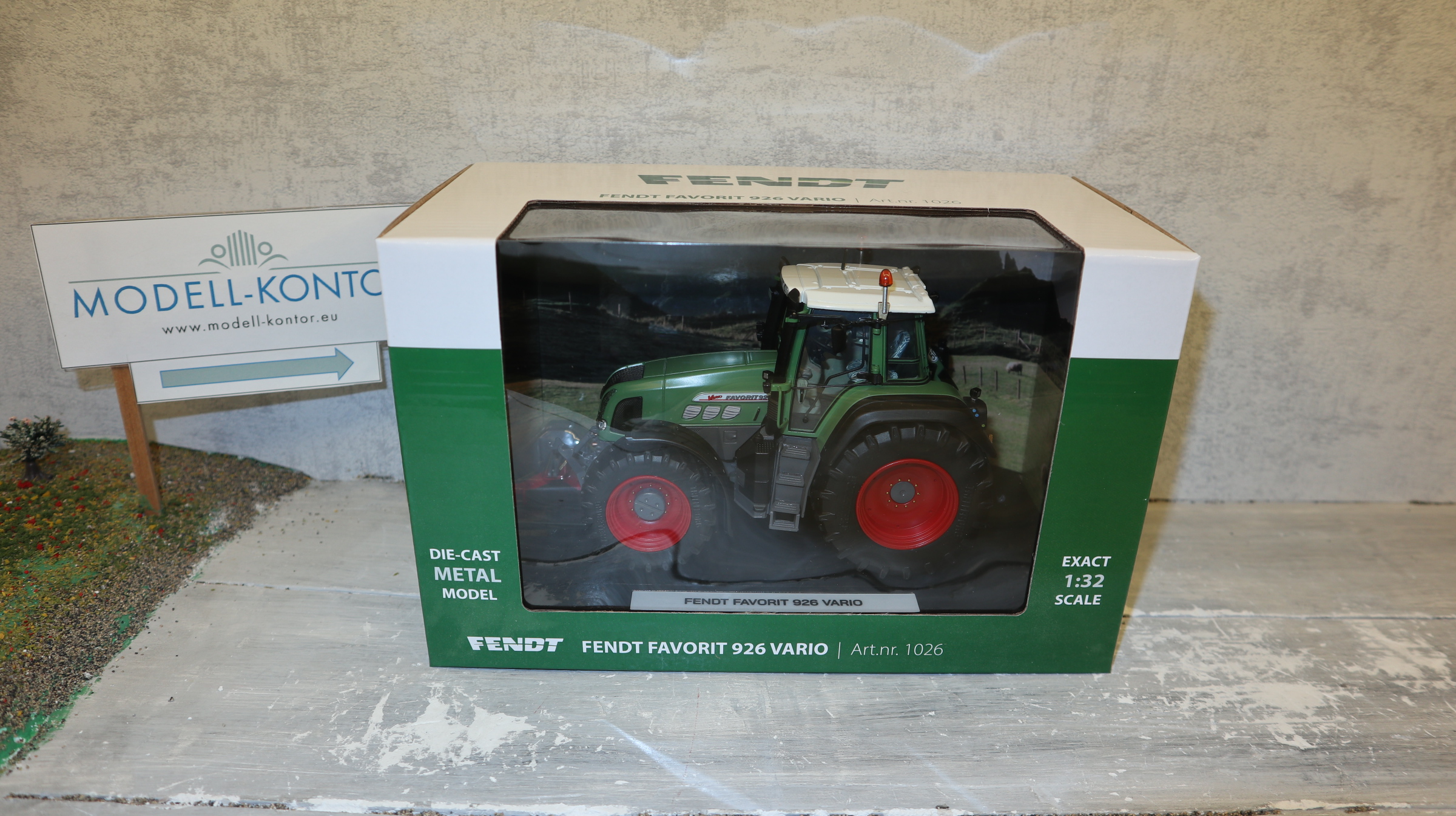Weise Toys 1026 in 1:32, Fendt Favorit  926 Vario, NEU in OVP