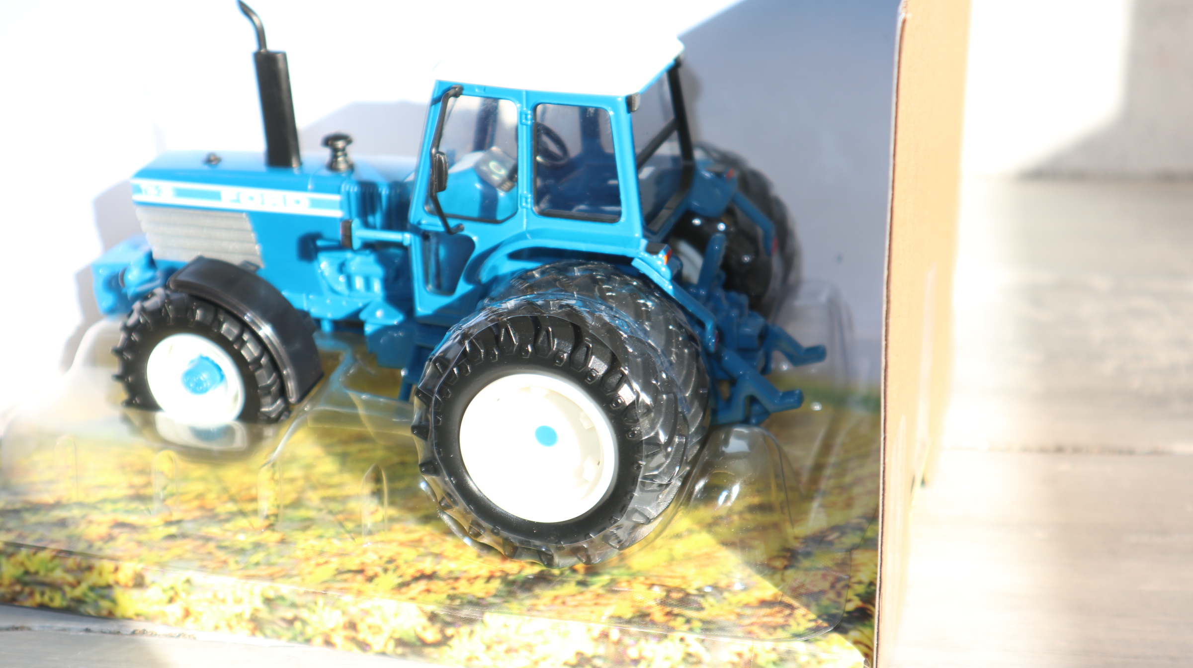 Britains 43394 in 1:32,  Ford TW35 Zwillingsräder, NEU in OVP