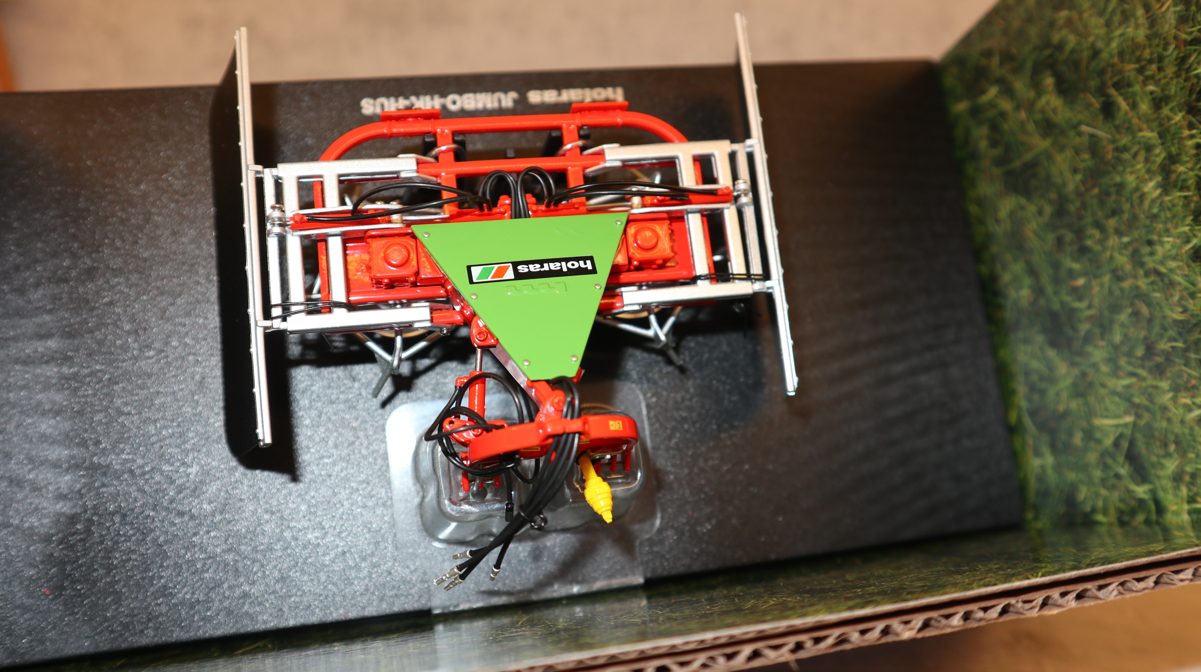 Universal Hobbies UH 6850 in 1:32, HOLARAS Siloverteiler, NEU in OVP