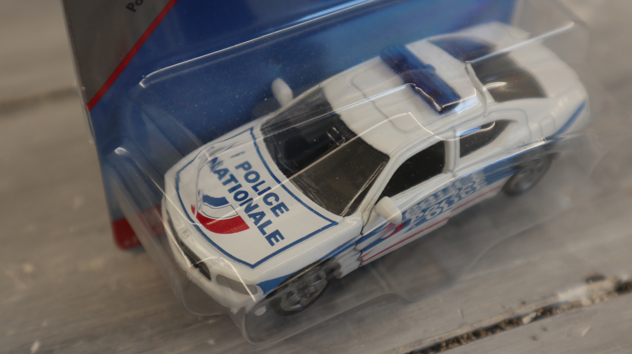 Siku 1402 in 1:55 DODGE Charger Polizei Frankreich, Sondermodell,  NEU in OVP