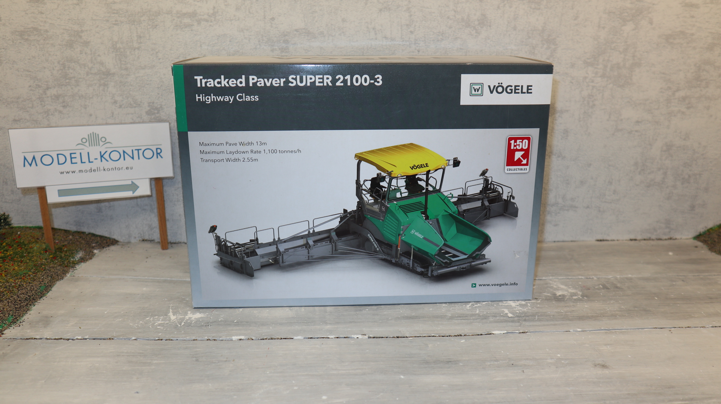 NZG 8591 in 1:50, VÖGELE Straßenfertiger SUPER 2100-3, NEU in OVP