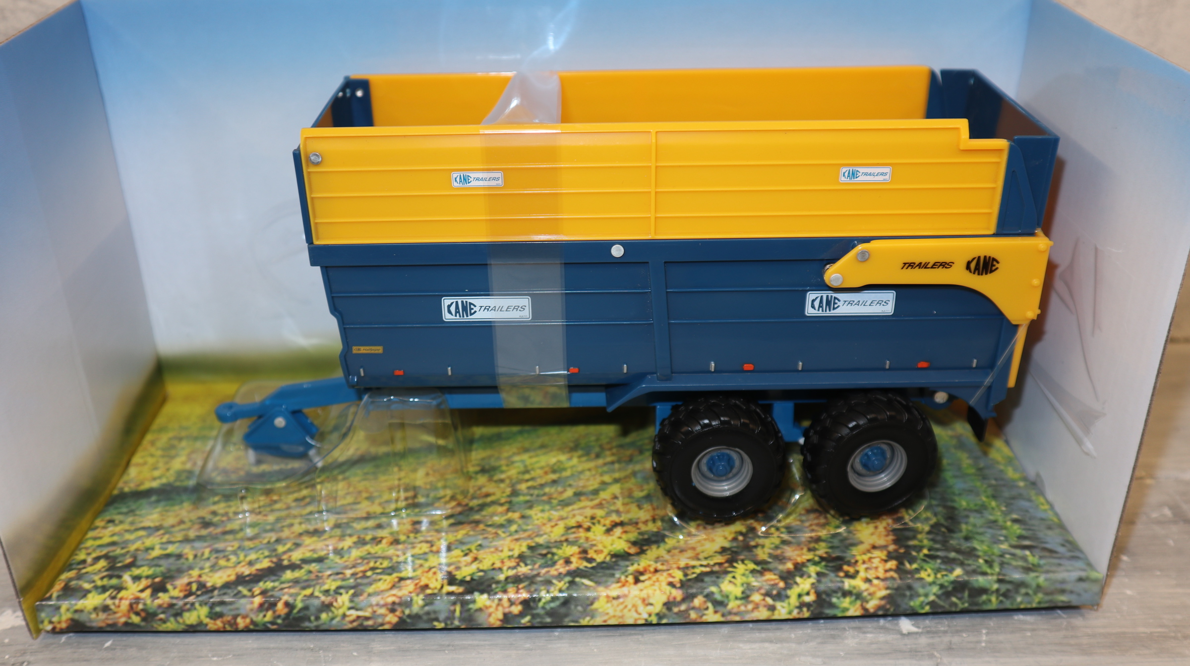 Britains 42700  in 1:32, KANE 2-Achser Silagewagen , NEU in OVP
