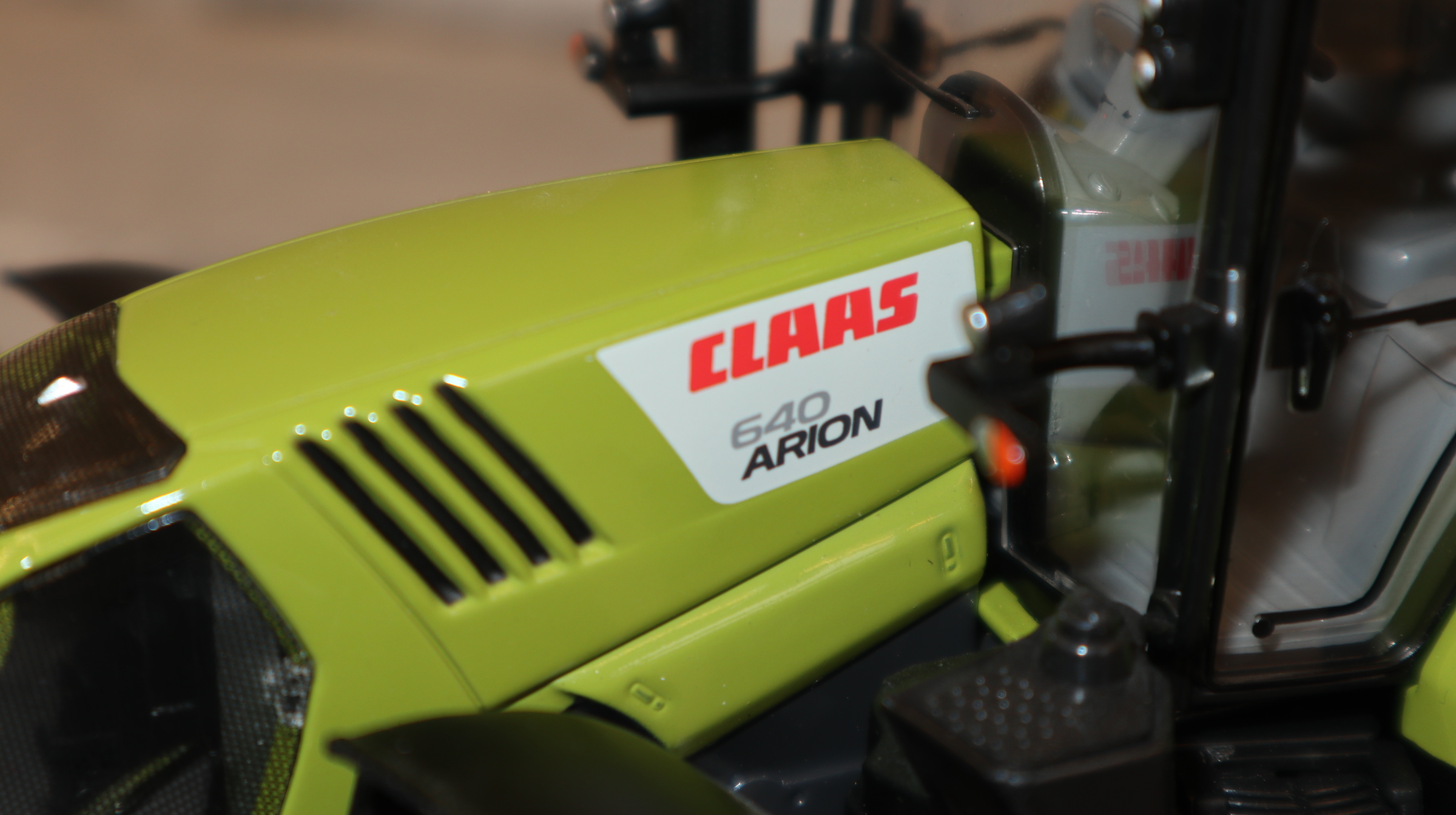 Wiking 077324 in 1:32,  Claas Arion 640 ,  NEU in OVP