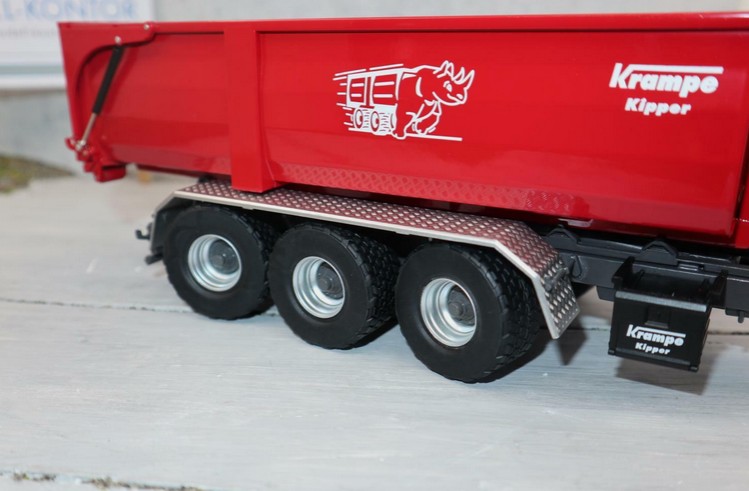 WIKING 077826 in 1:32, Krampe Hakenlift mit Container, NEU in OVP
