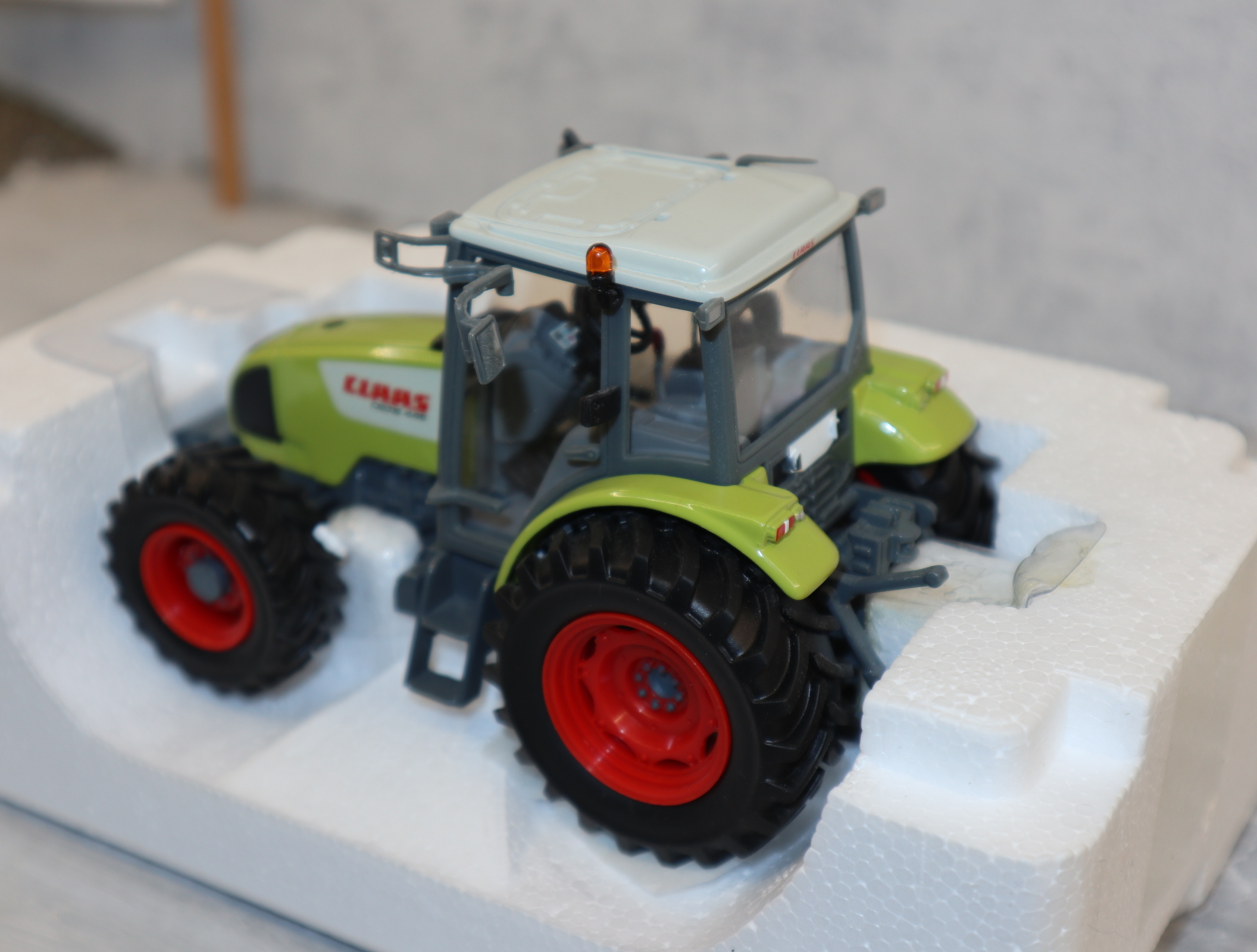 UH 2209 in 1:32  Claas Celtis 446 , NEU in OVP