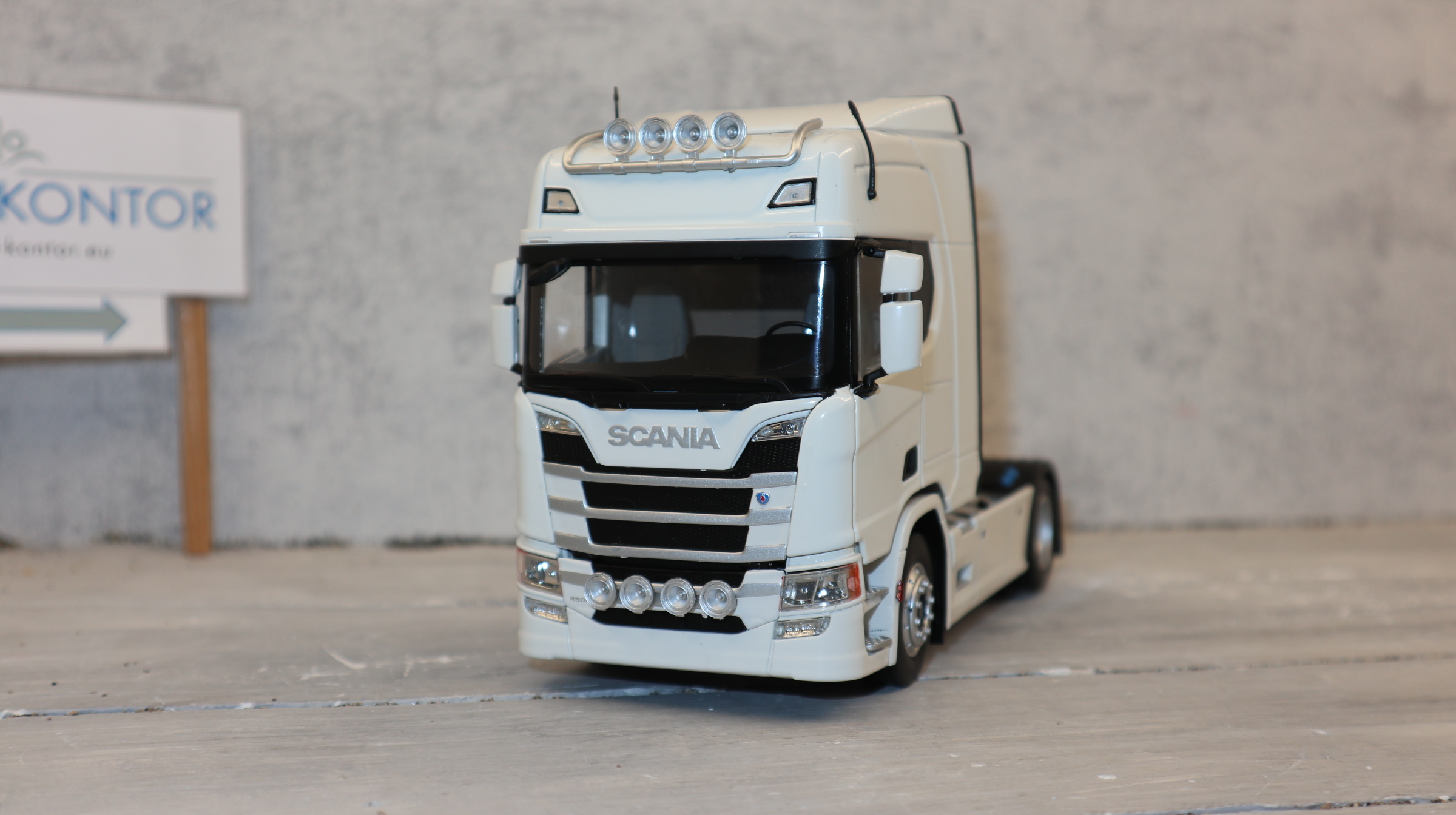 MarGe 2014-01 in 1:32 SCANIA R500 4x2 in weiß als SZM, NEU in OVP