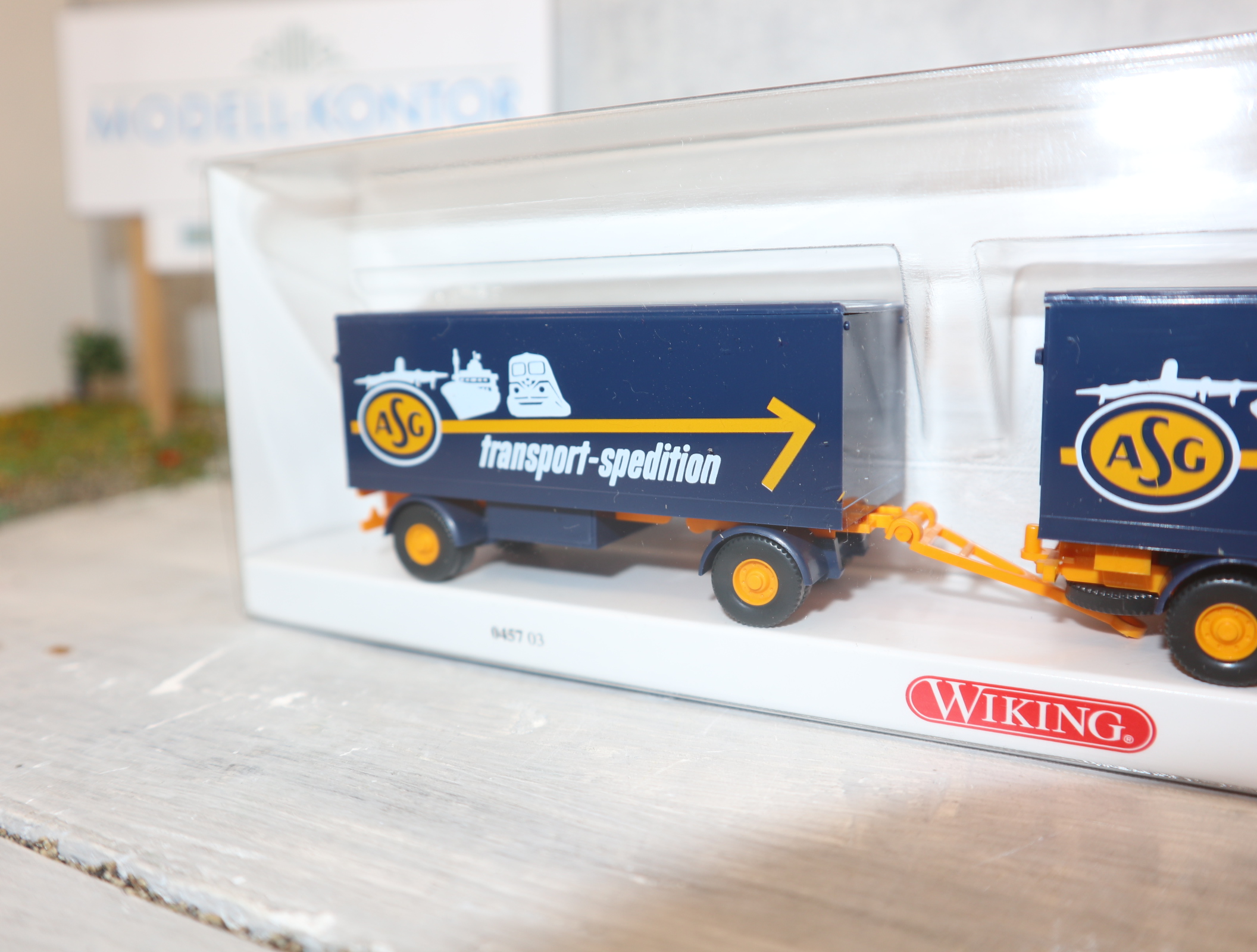 Wiking 045703 in 1:87,  ASG Koffersattelzug Scania 111, NEU in OVP