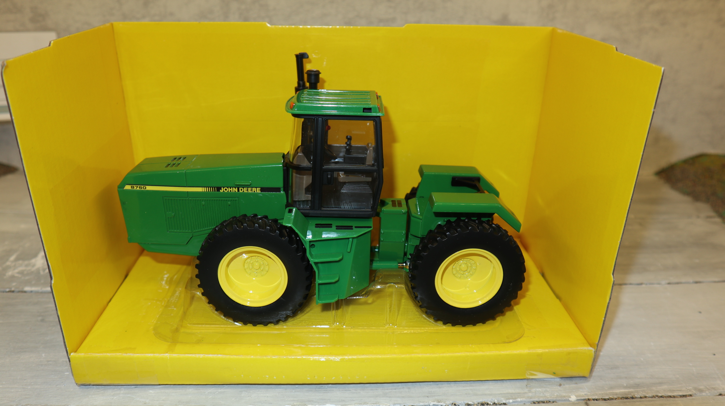 Ertl Britains 45920 in 1:32, John Deere 8760 Knicklenker,  USA-Modell, NEU in OVP