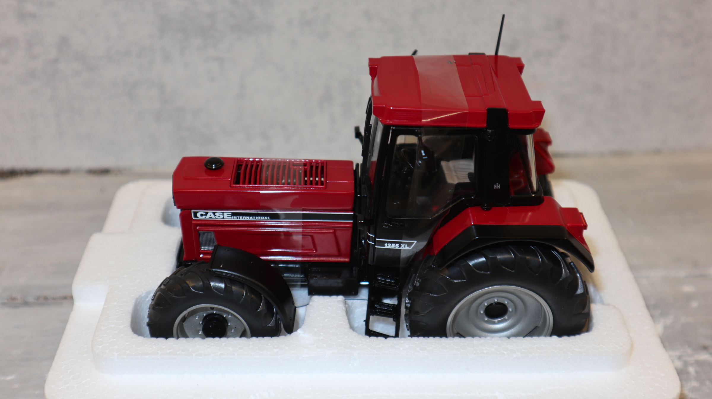 Schuco 7787 in 1:32, International 1255 XL , NEU in OVP