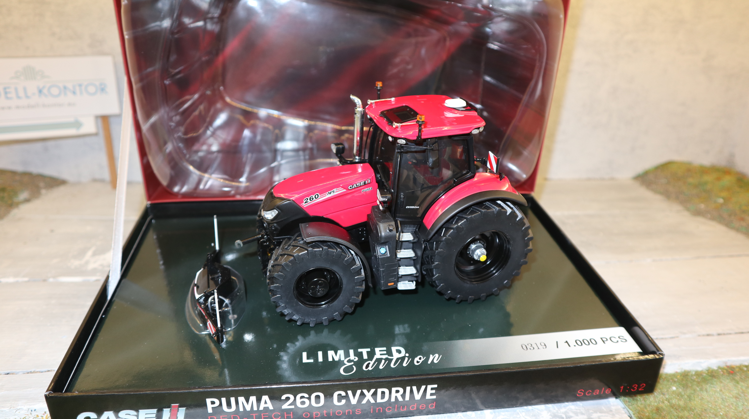 Universal Hobbies UH 6864 in 1:32, CASE IH Puma 260 CVXdrive Sondermodell, NEU in OVP