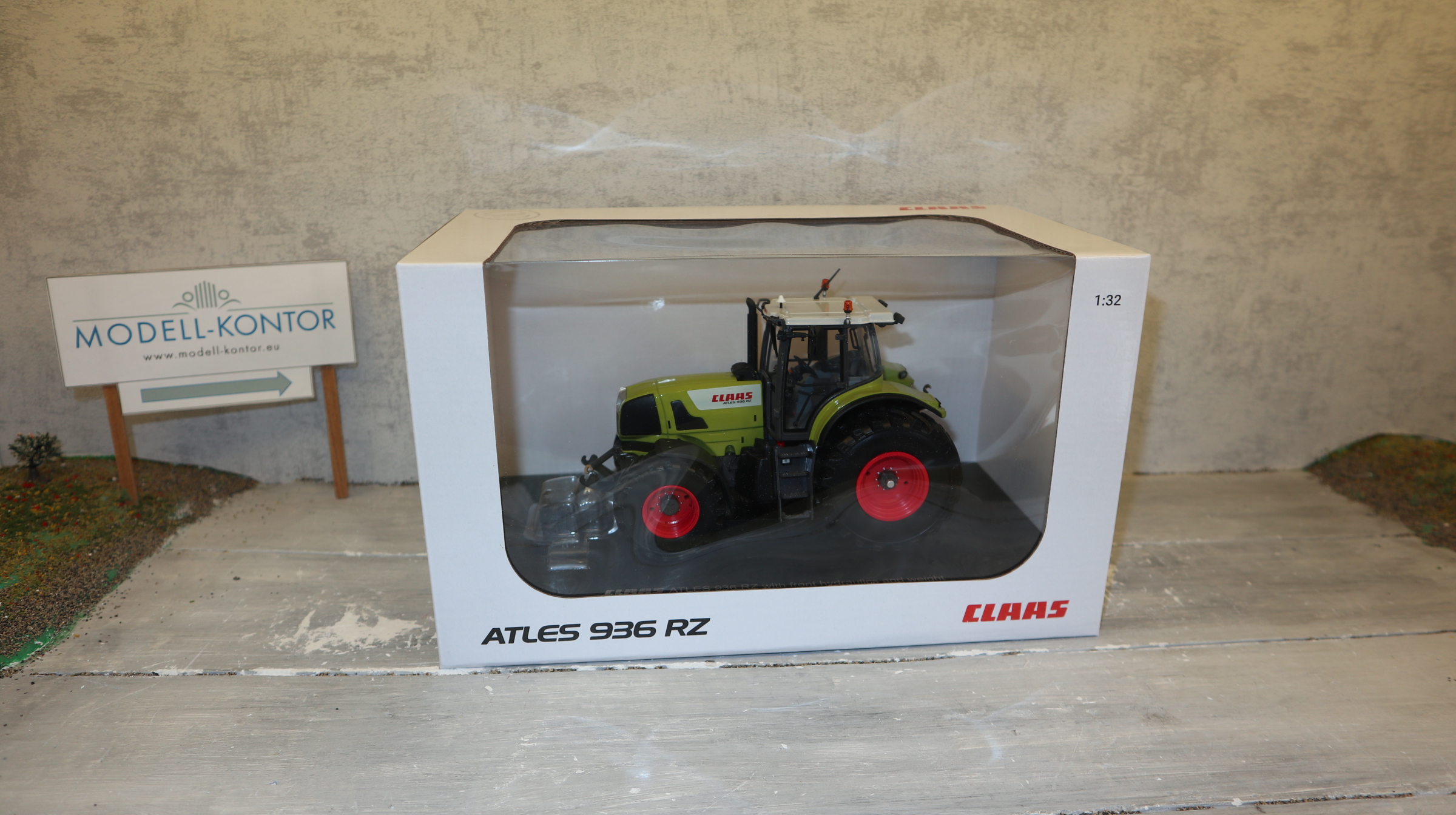 Universal Hobbies UH 02678510 in 1:32, Claas ATLES 936 RZ, NEU in OVP