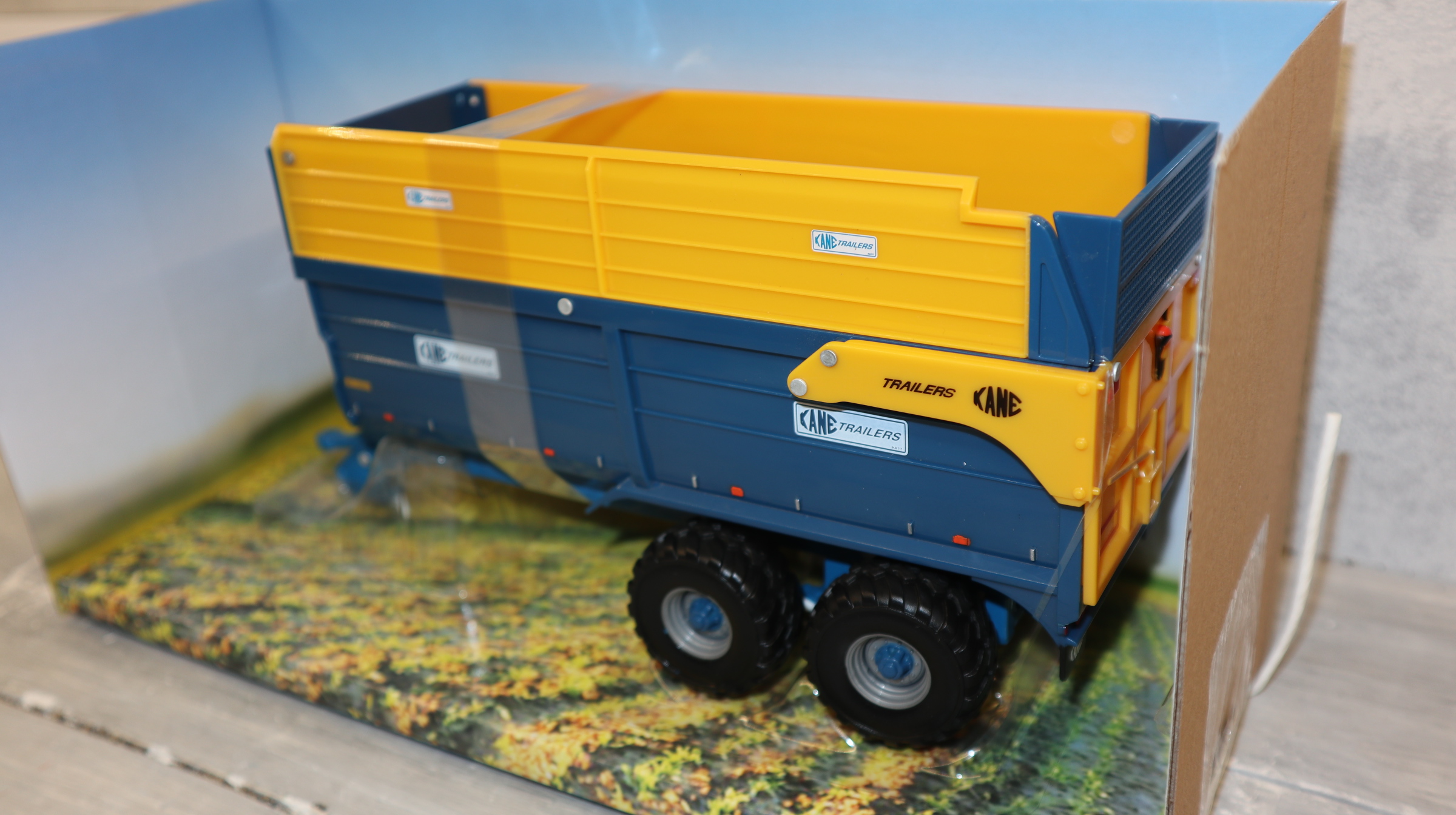Britains 42700  in 1:32, KANE 2-Achser Silagewagen , NEU in OVP
