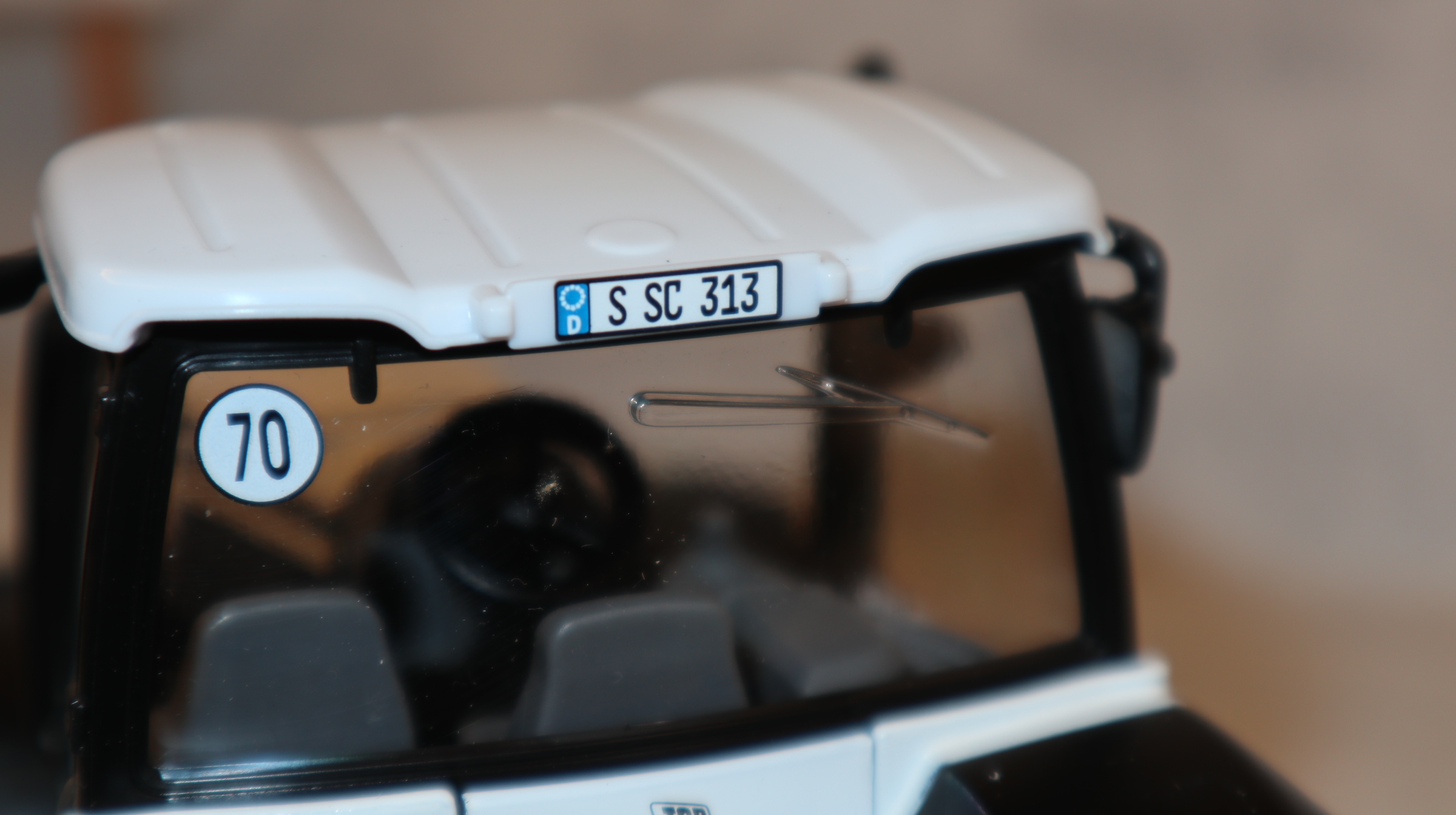 Siku 3267 in 1:32, JCB 8310 in weiss, SSC 2013 Sondermodell, NEU in OVP