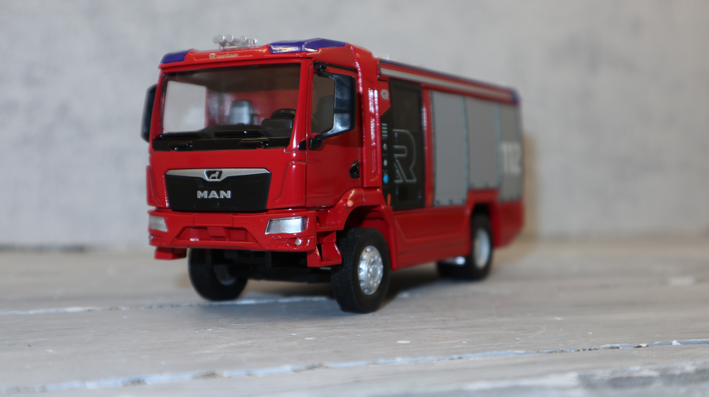 Wiking 043196 in 1:43 Rosenbauer AT auf MAN TGM als TG3, Neu in  OVP