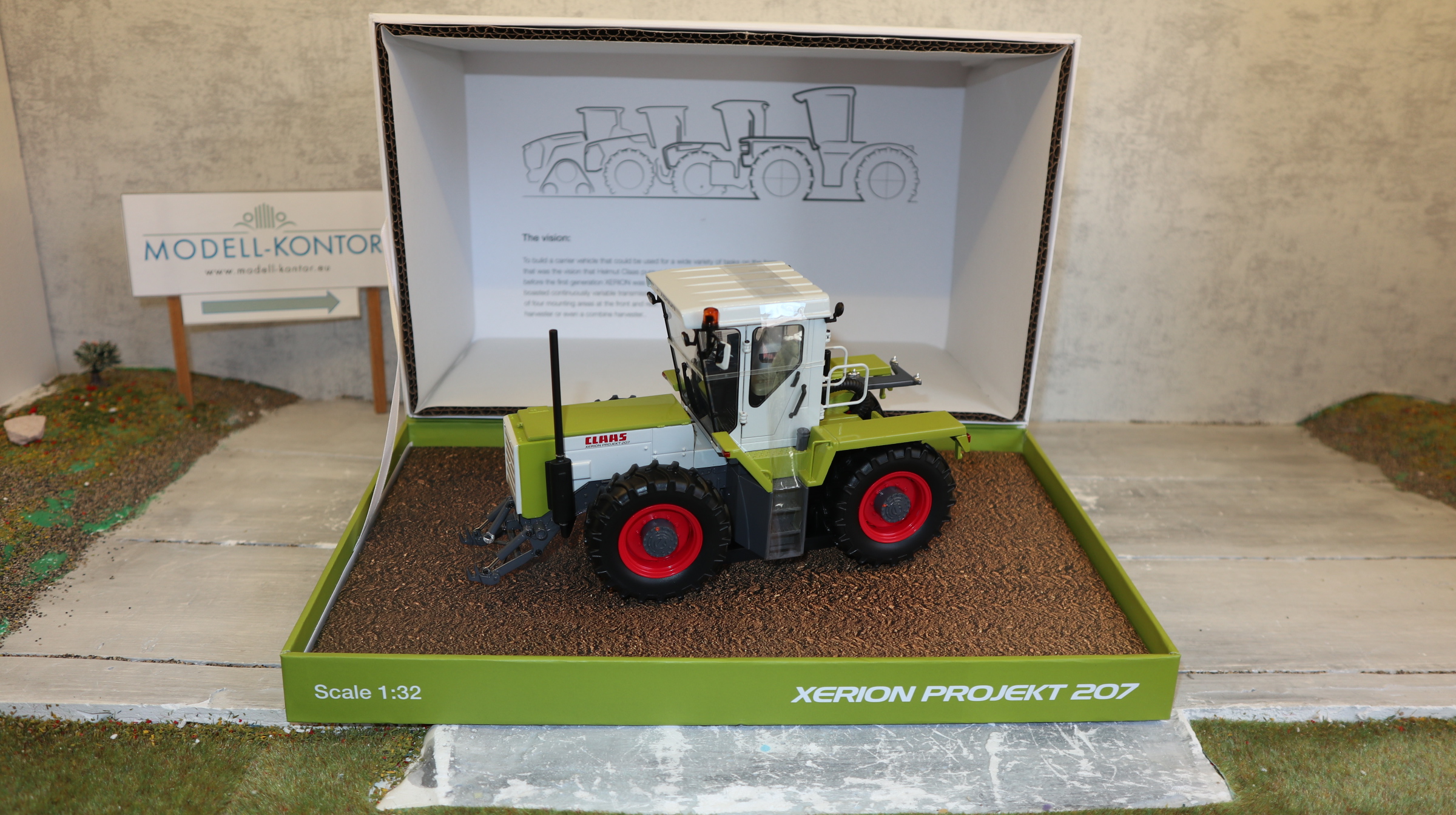 Weise Toys 02671720 in 1:32, Claas Xerion PROJEKT 207 GRÜN, NEU in OVP