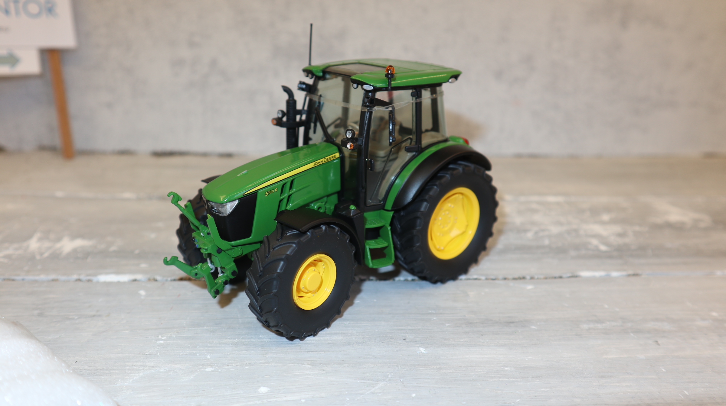 Schuco 7865 in 1:32, John Deere 5100R, NEU in OVP