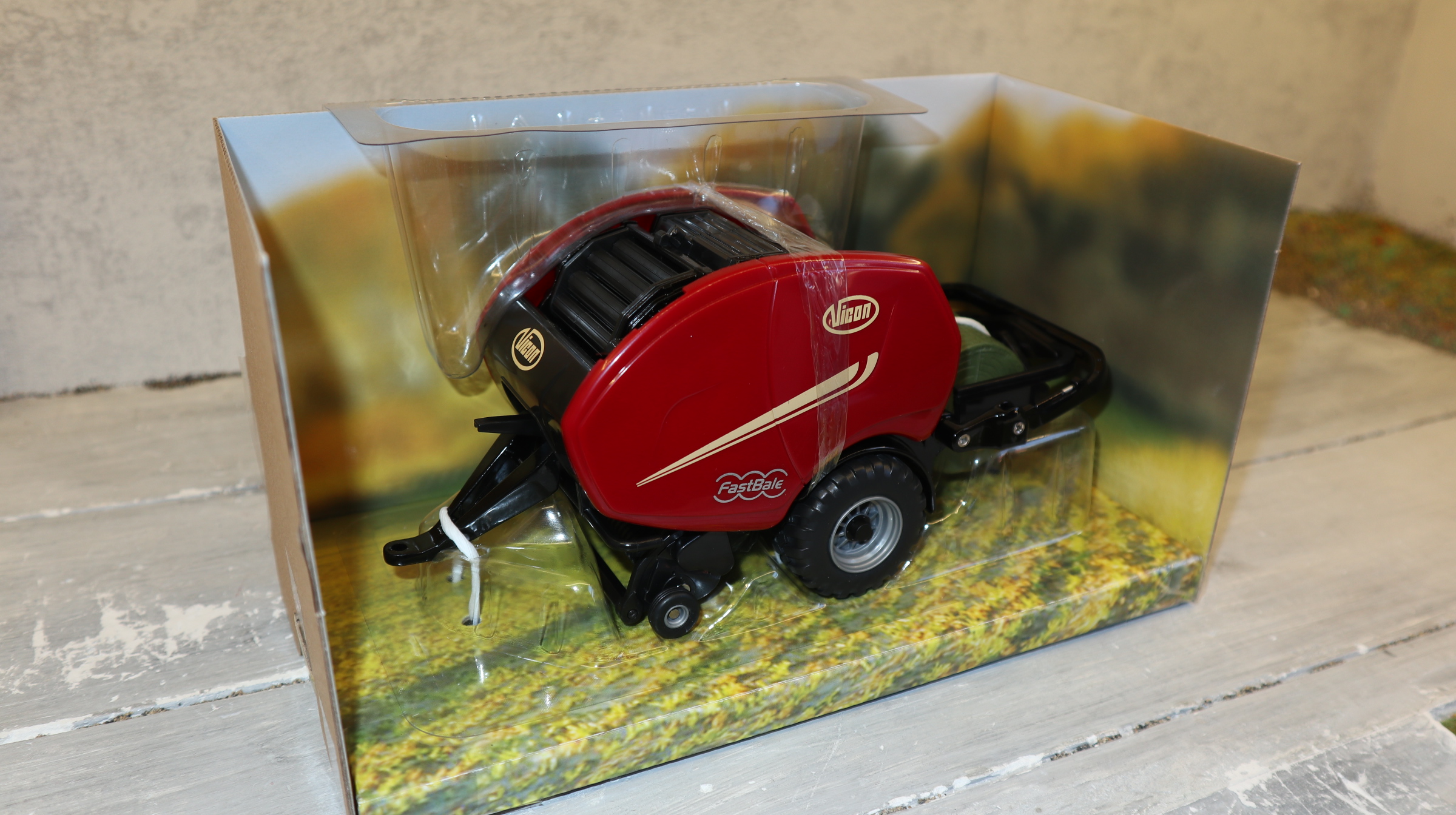 Britains 43221 in 1:32,  VICON Rundballenpresse Fastbale, NEU in OVP