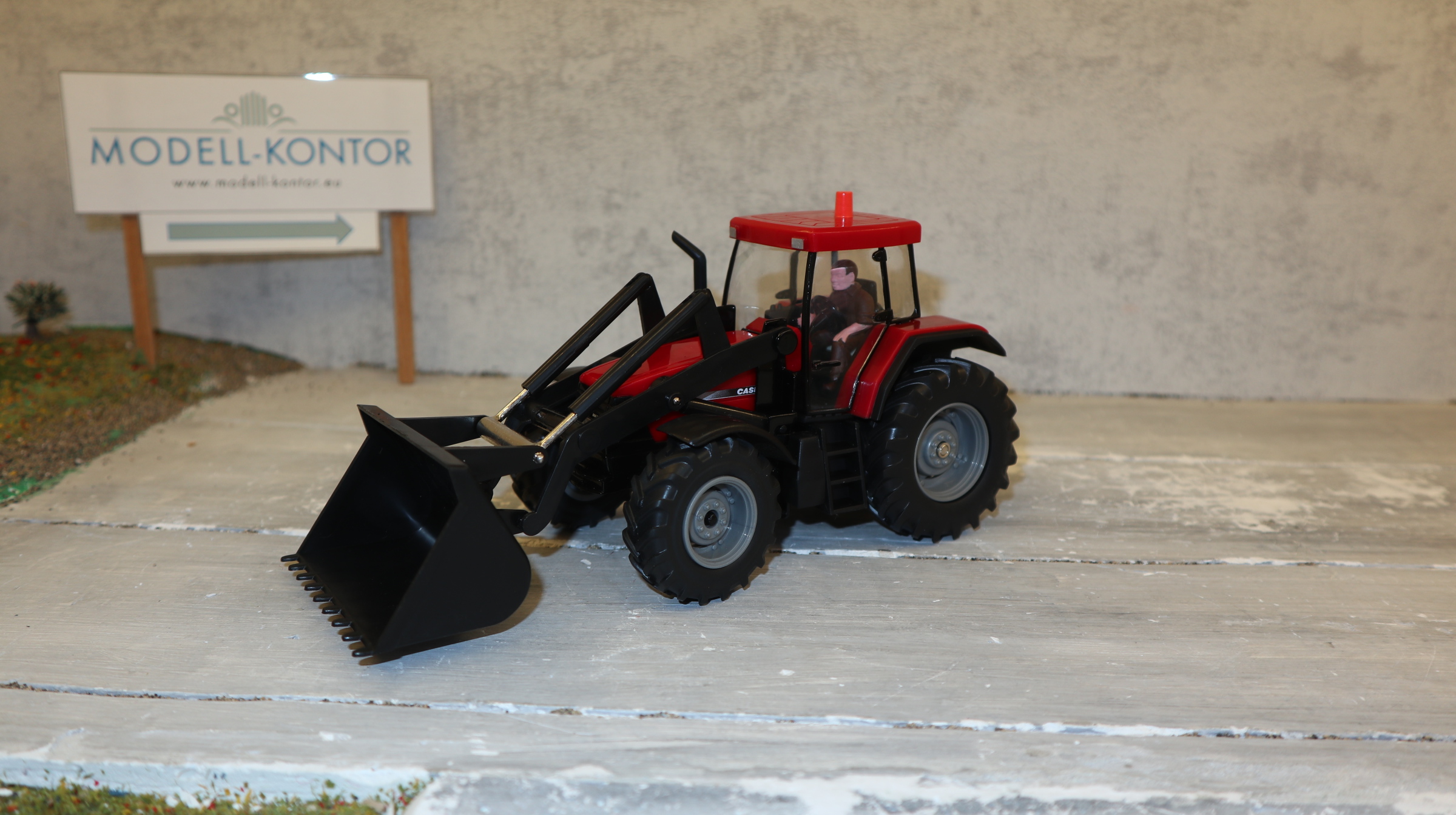 Britains 00228 in 1:32, CASE IH MX 110 Maxxum mit Frontlader, NEU in OVP