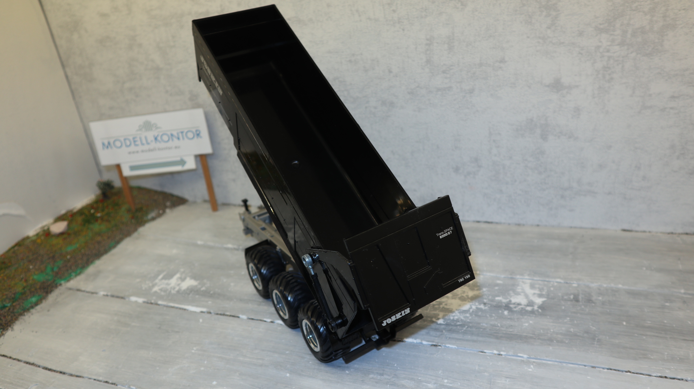 Siku 2892 in 1:32,  Joskin Muldenkipper Blackline, NEU in OVP