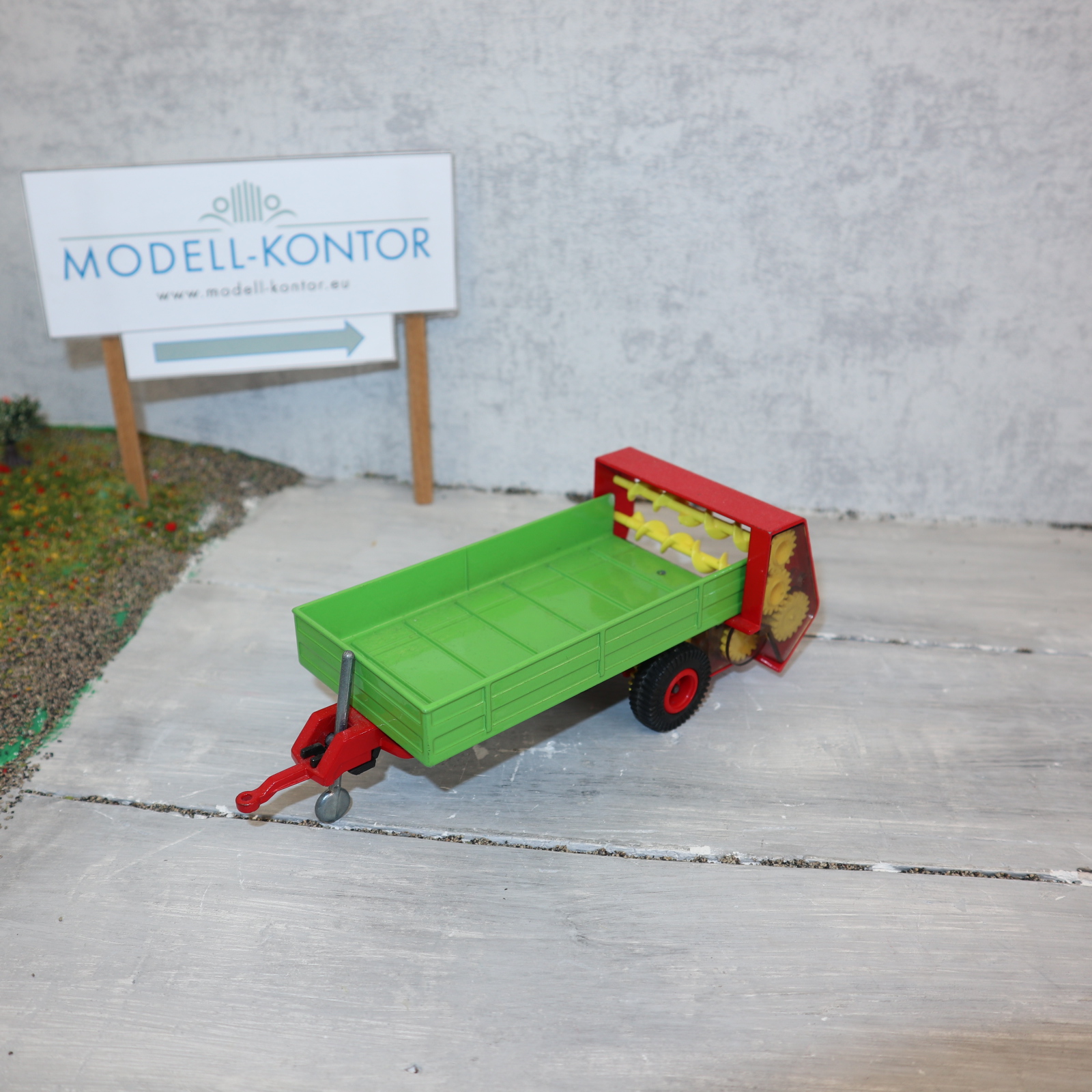 Siku 2553 in 1:32 Düngerstreuer Version 3 mit roten Felgen NEU in OVP
