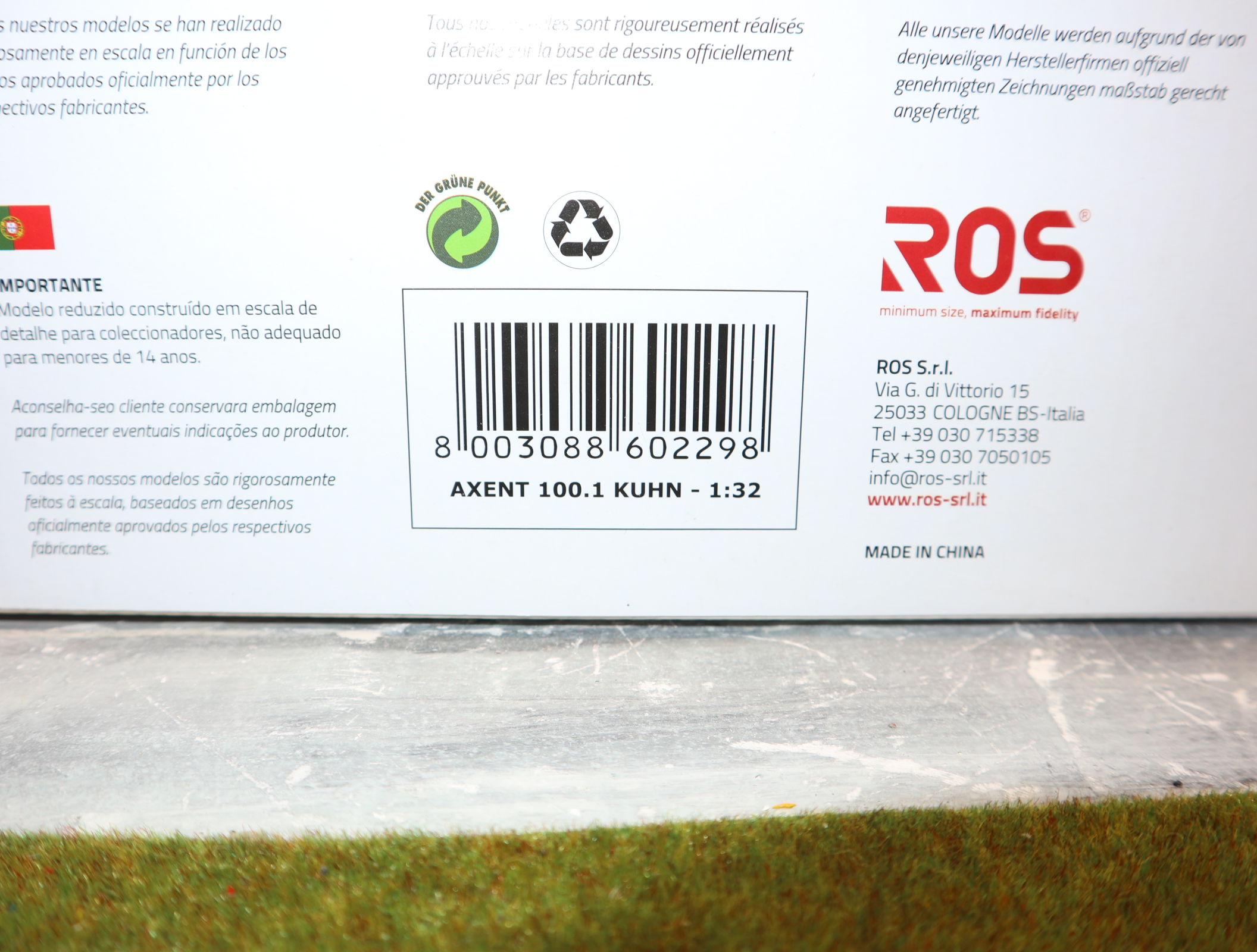 ROS  60229 in 1:32  KUHN AXENT 100.1 Großflächenstreuer, NEU  in OVP