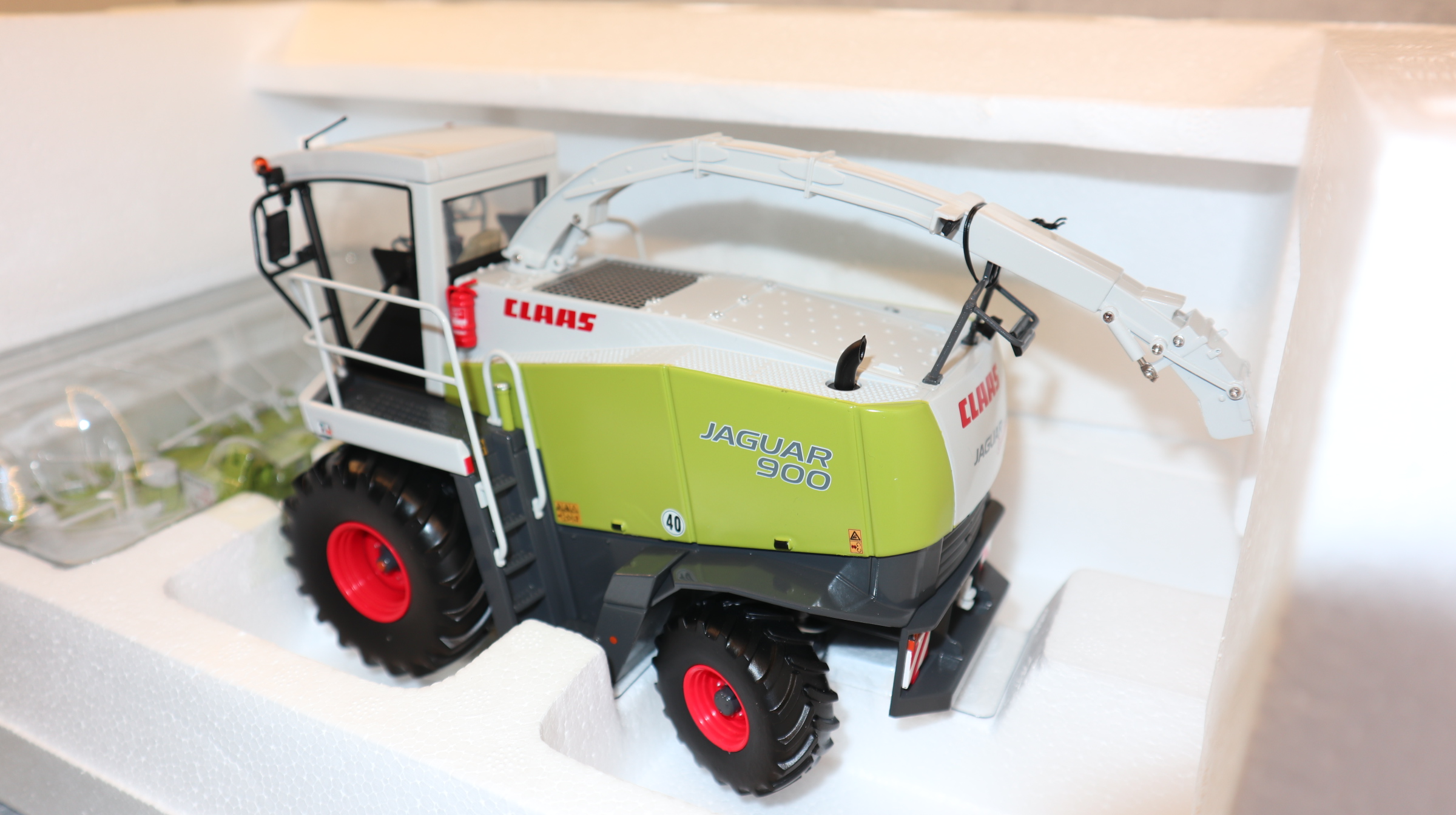 Universal Hobbies UH 02670440 in 1:32, Claas Jaguar 900 Speedstar + RU 600,  NEU in OVP