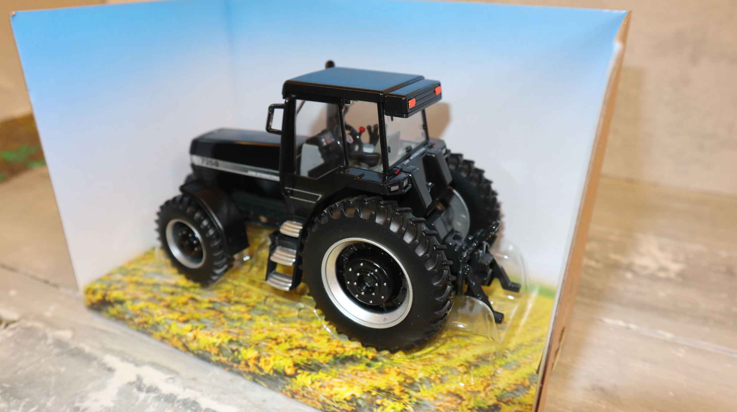 Britains 43417 in 1:32, CASE IH Magnum 7250 BLACK Sondermodell  NEU in OVP