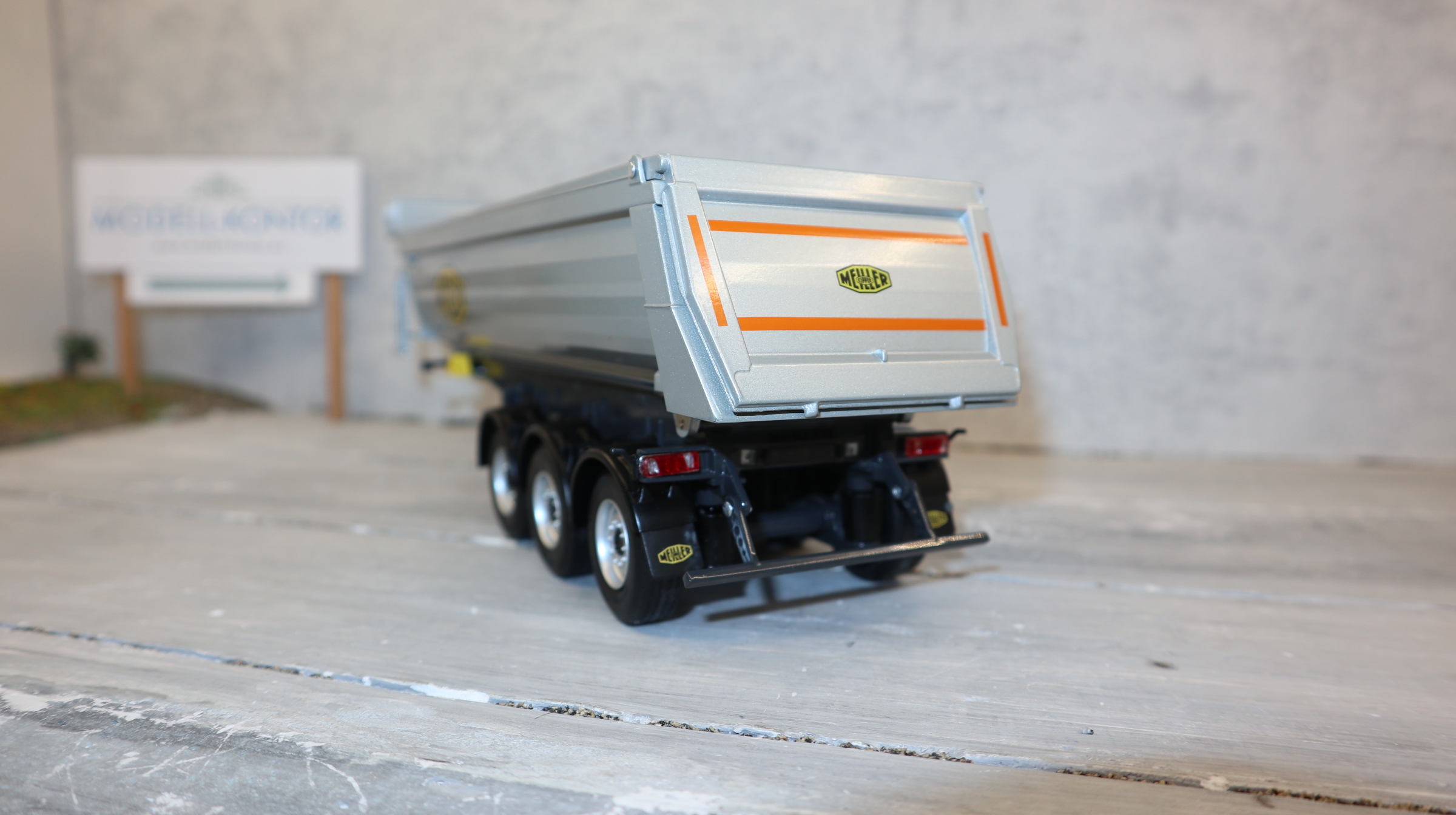 MarGe  2123-01 in 1:32,  MEILLER Kippmulde in silber, NEU in OVP