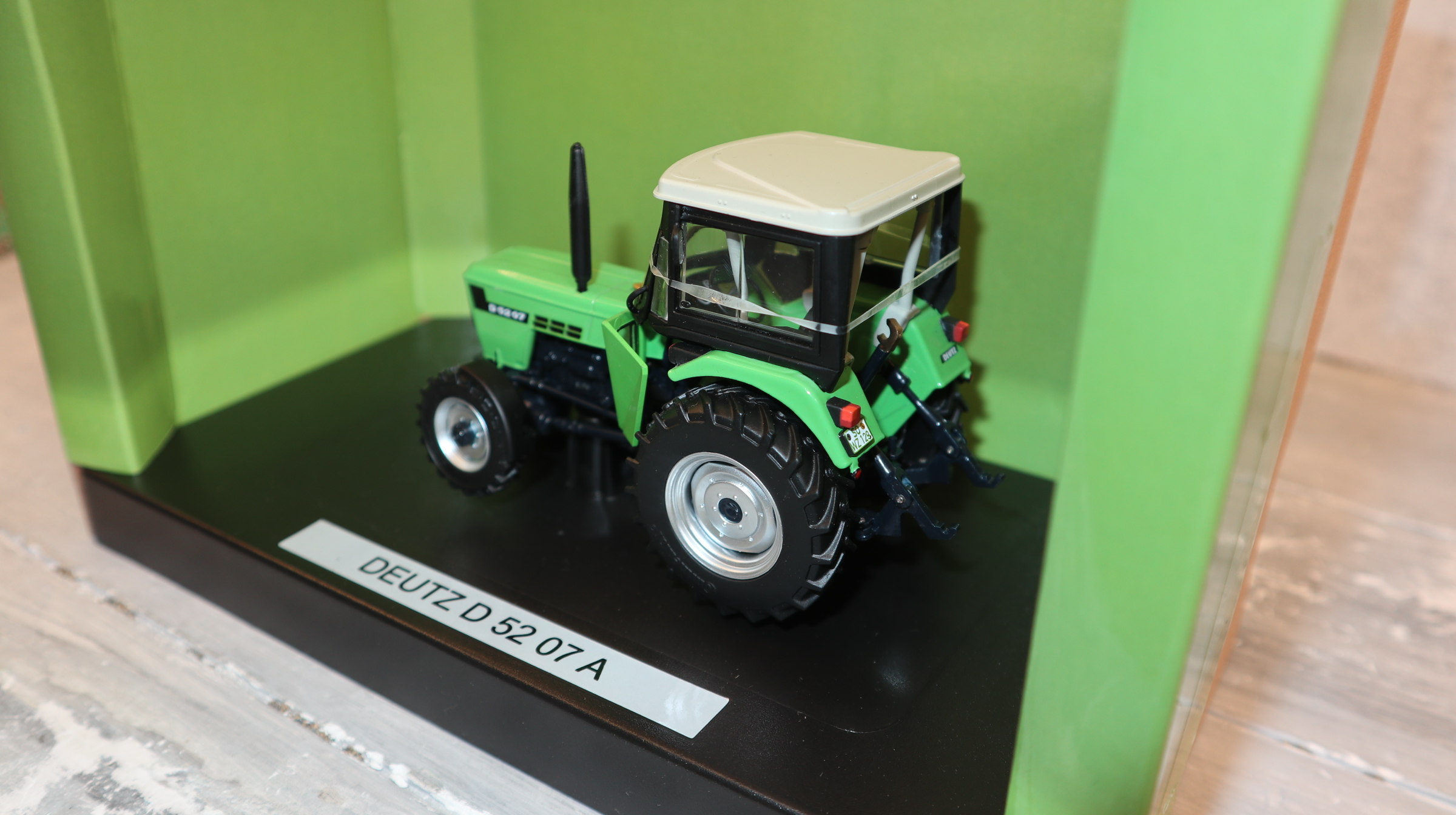 Weise Toys 1054 in 1:32, Deutz D 5207 A, NEU in OVP