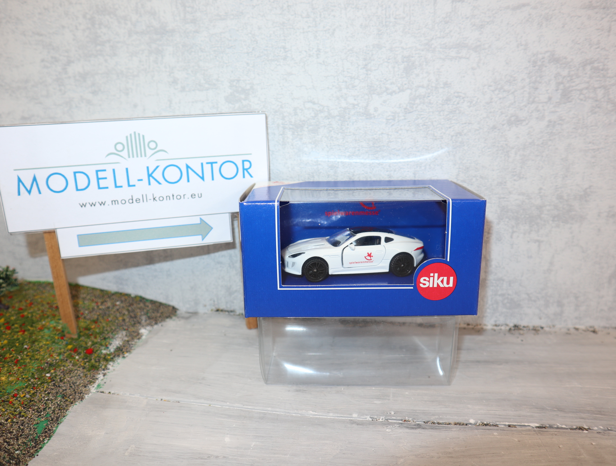 Siku 1520 in 1:50 Jaguar F-Type Sondermodell Spielwarenmesse Nürnberg 2020  in OVP