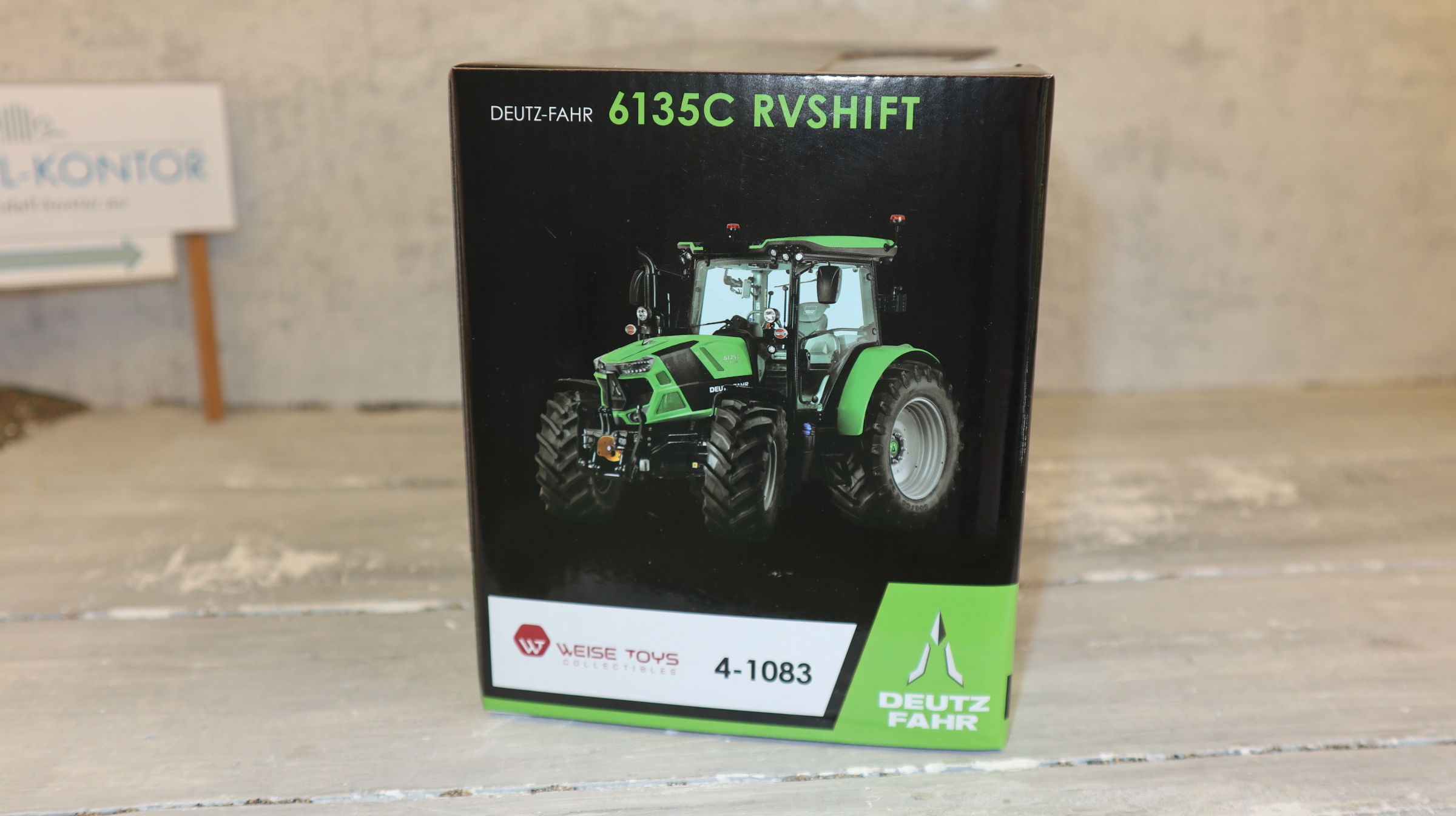 Weise Toys 1083 in 1:32, Deutz-Fahr 6135C , NEU in OVP