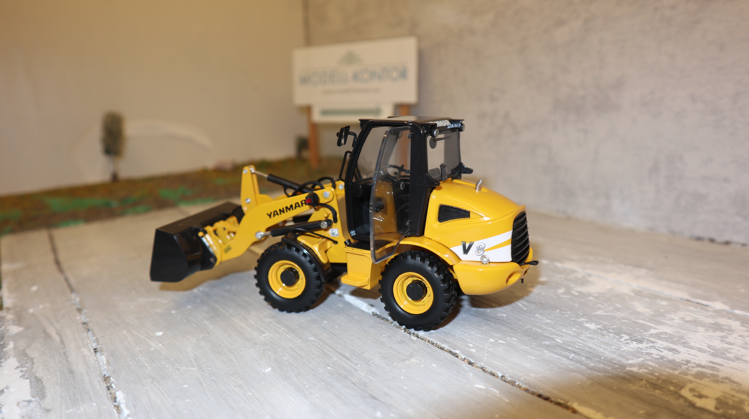 ROS 00151.0 in 1:32  Yanmar V8 Radlader, NEU  in OVP