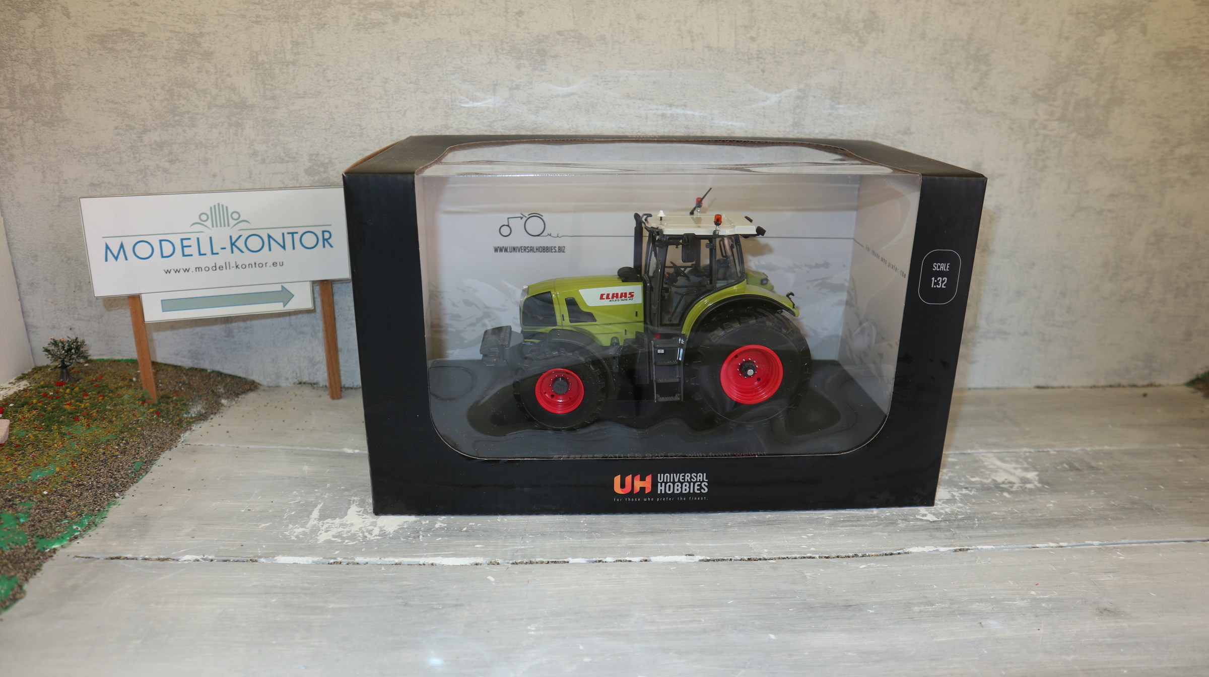 Universal Hobbies UH 6704 in 1:32, Claas Atles 926 RZ Frontgewicht,  NEU in OVP